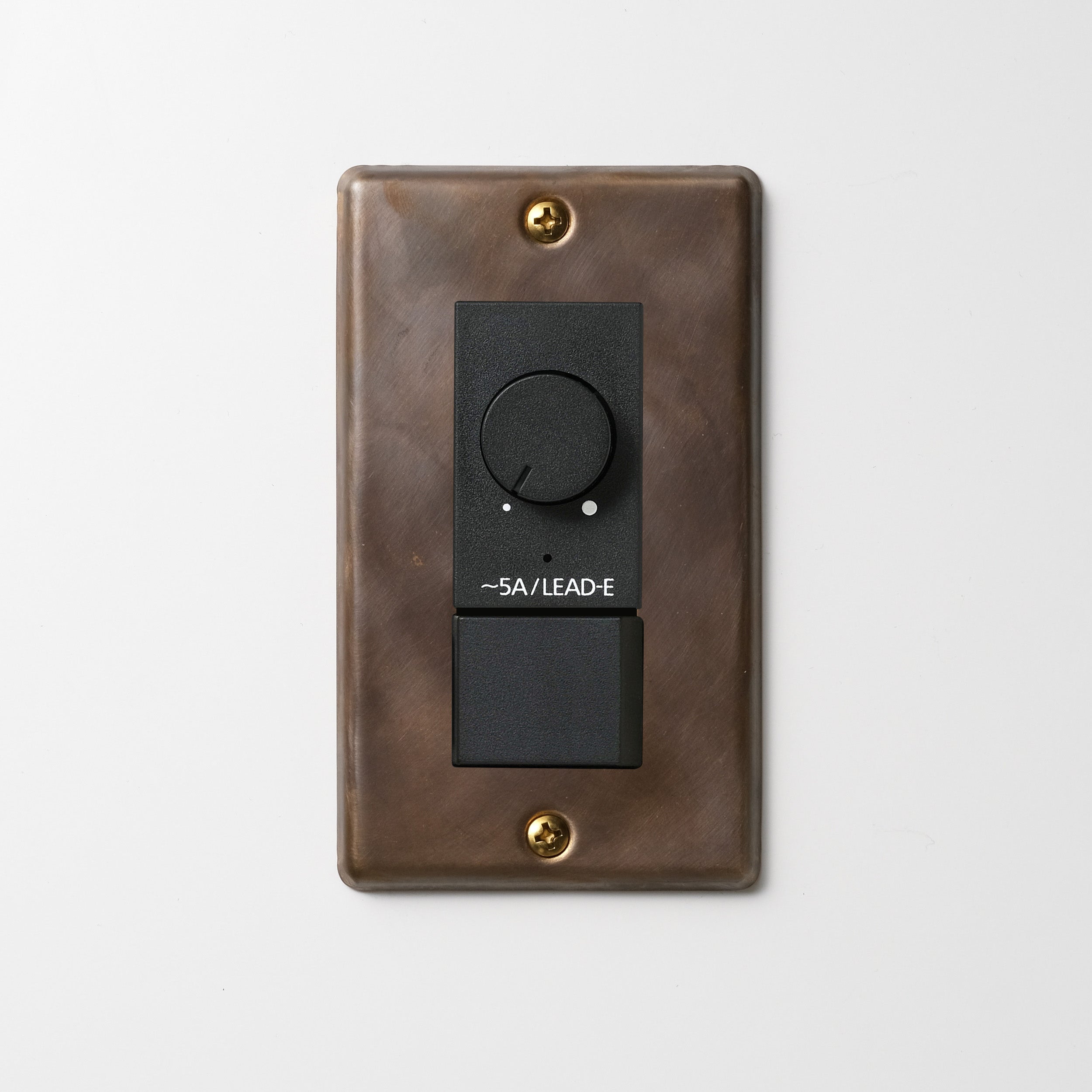 真鍮（燻し） プレート <br>+ NK 正位相制御方式ライトコントロール＋片切、3路スイッチ　 ブラック