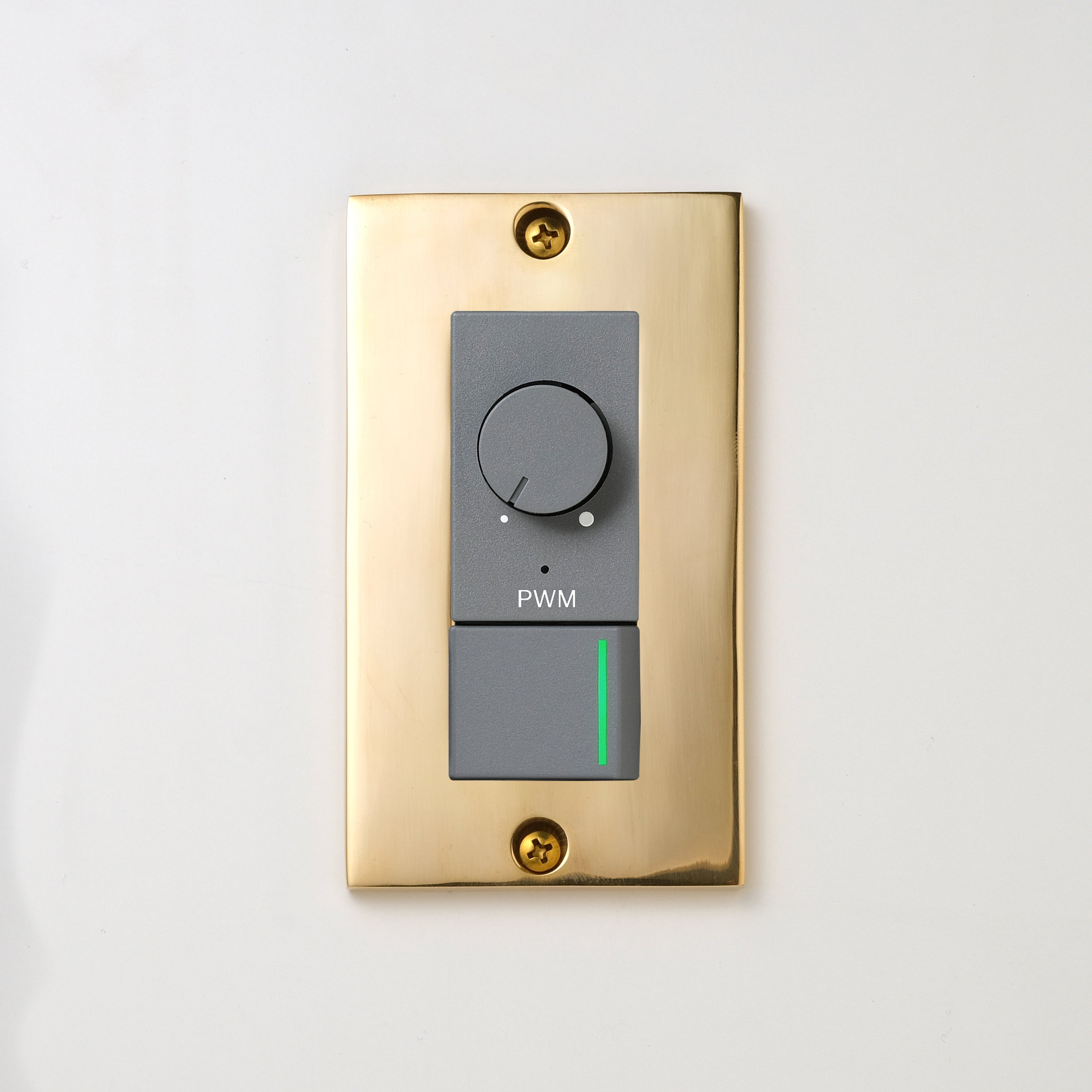 真鍮砂型鋳造（磨き）プレート <br>+ NK PWM制御方式(1ch)ライトコントロール＋片切、3路ガイドランプ（グリーン）スイッチ　 グレー