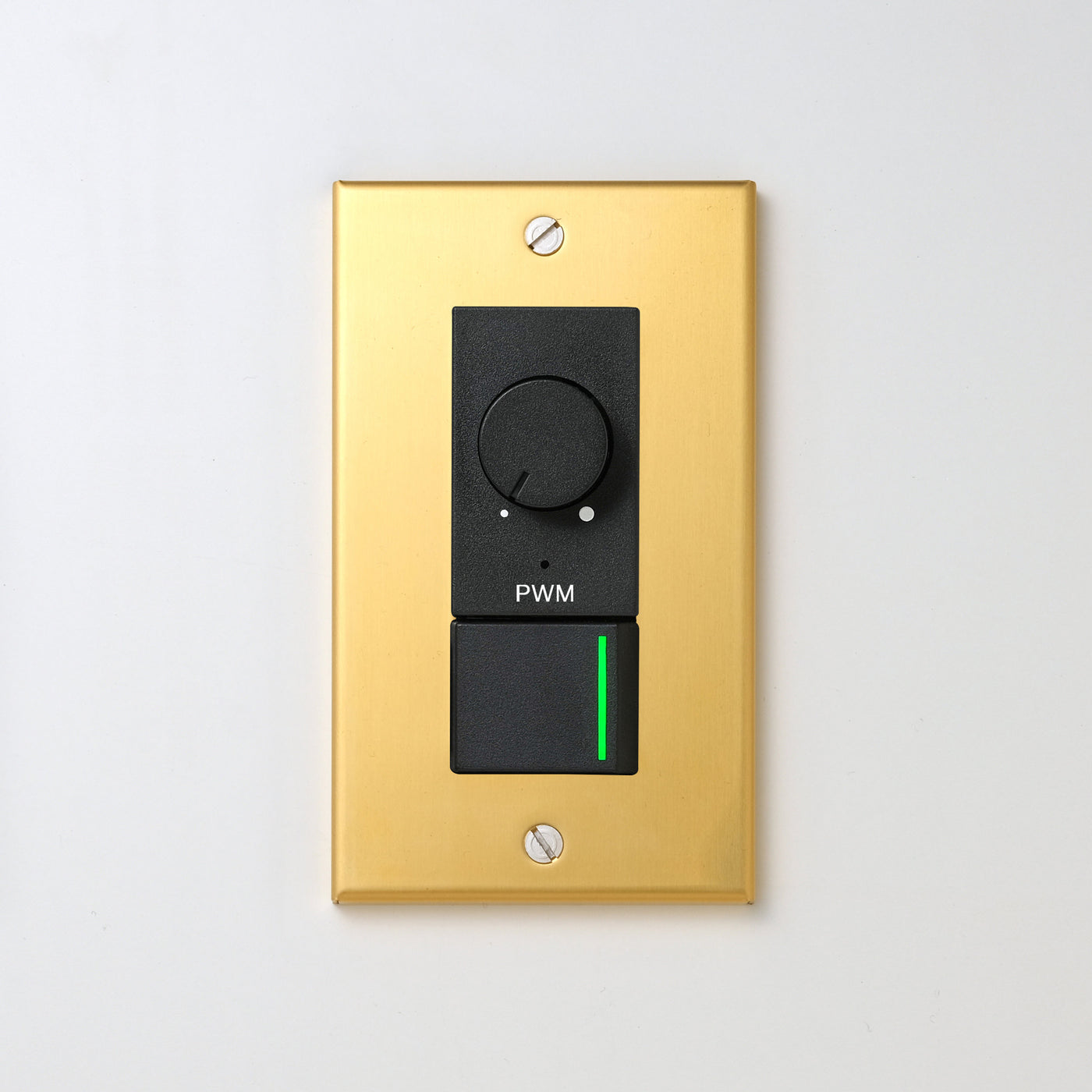 真鍮（素地） プレート <br>+ NK PWM制御方式(1ch)ライトコントロール＋片切、3路ガイドランプ（グリーン）スイッチ　 ブラック
