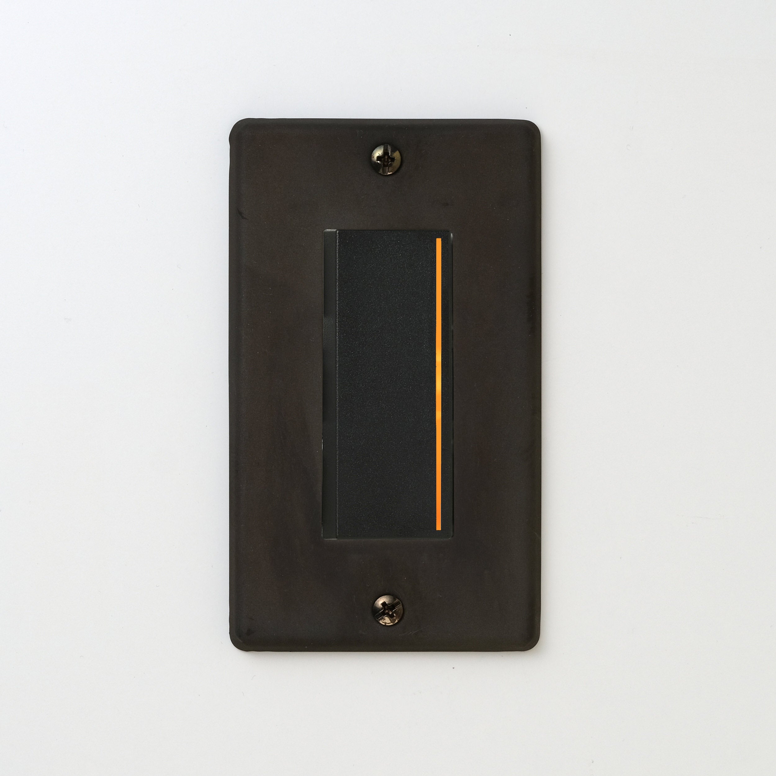 ステンレス（黒染）プレート <br>+ NK 片切、3路チェックランプ（オレンジ）付スイッチシングル  ブラック