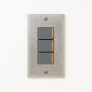 ステンレス（バイブレーション）プレート <br>+ NK 片切、3路チェックランプ（オレンジ）スイッチトリプル  グレー