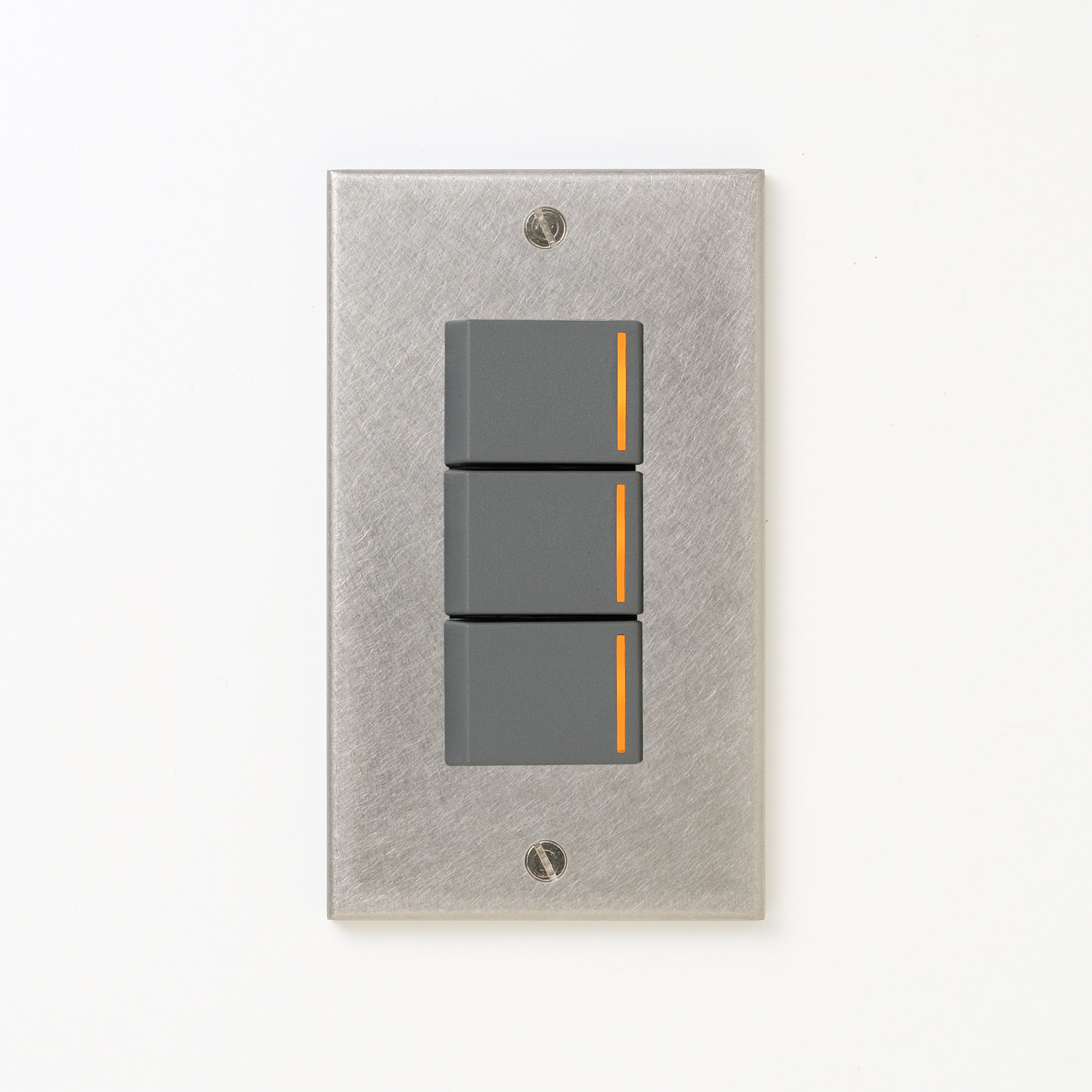 ステンレス（バイブレーション）プレート <br>+ NK 片切、3路チェックランプ（オレンジ）スイッチトリプル  グレー