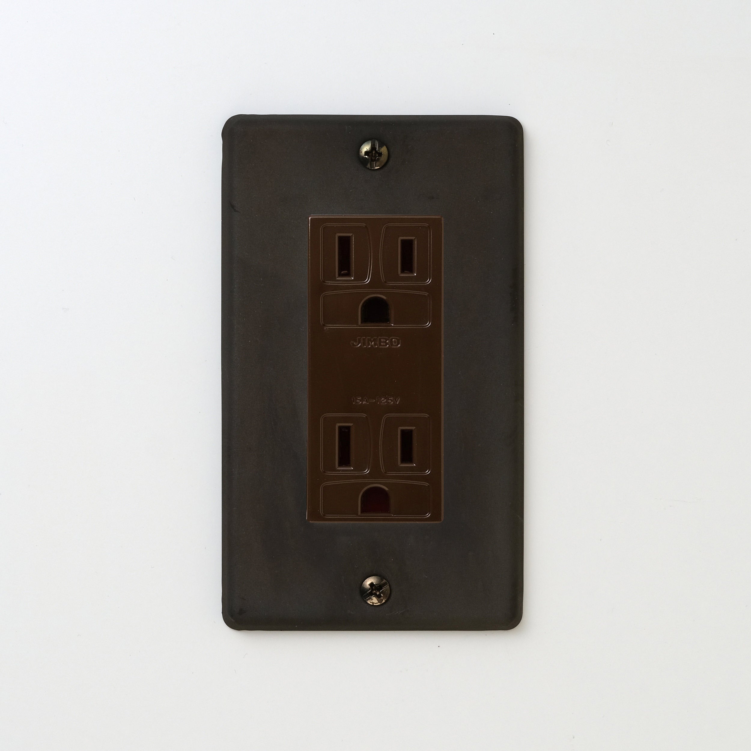 ステンレス（黒染）プレート <br>+ NK 埋込接地（アース）ダブルコンセント　チョコ