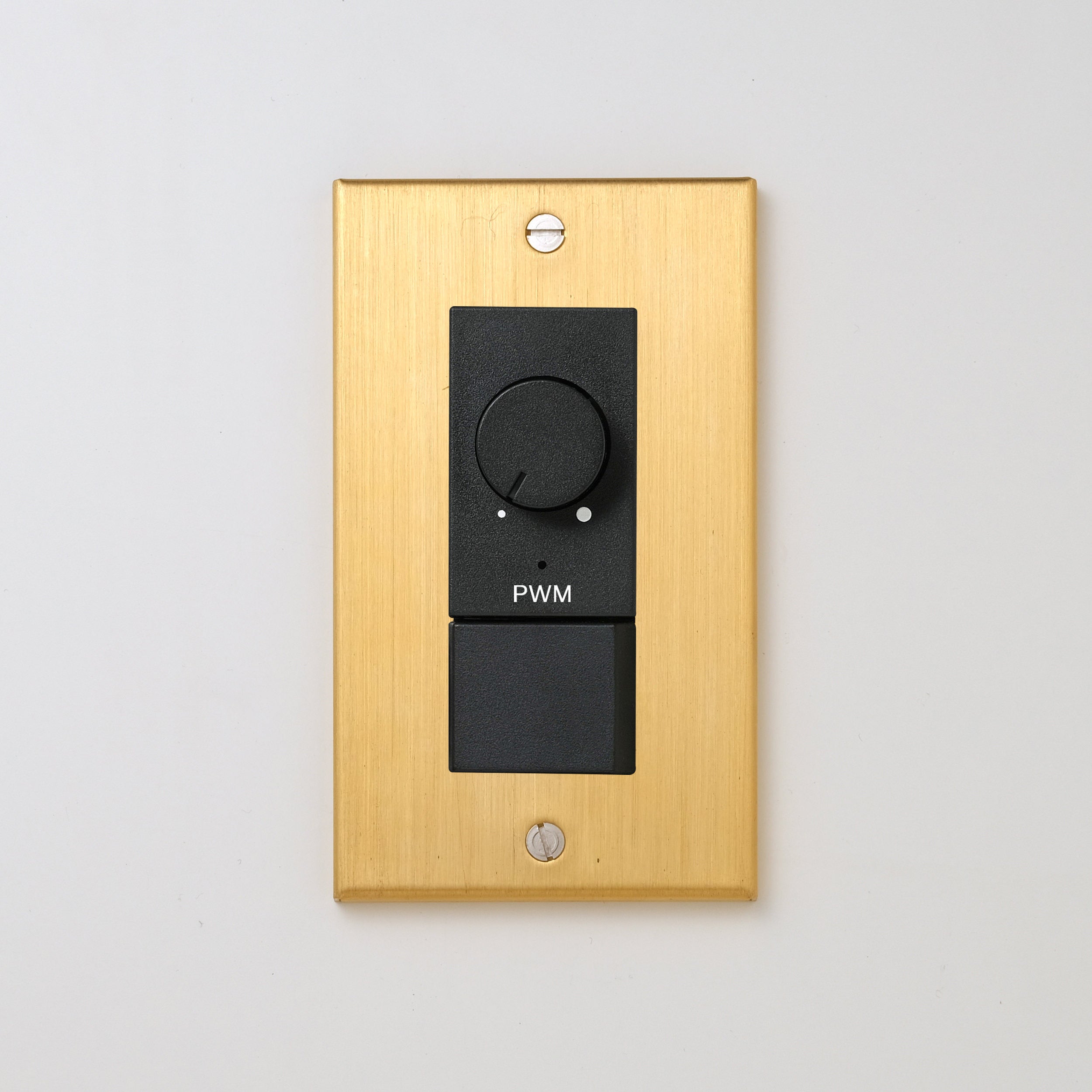 真鍮（ヘアライン） プレート <br>+ NK PWM制御方式(1ch)ライトコントロール＋片切、3路スイッチ　 ブラック