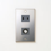 ステンレス（素地） プレート<br>+ NK 新4K8K衛星放送対応 埋込小型高シールドテレビ端子 グレー <br>+ NK 埋込コンセント グレー