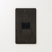 ステンレス（黒染）プレート<br>+ NK 埋込コンセント ブラック