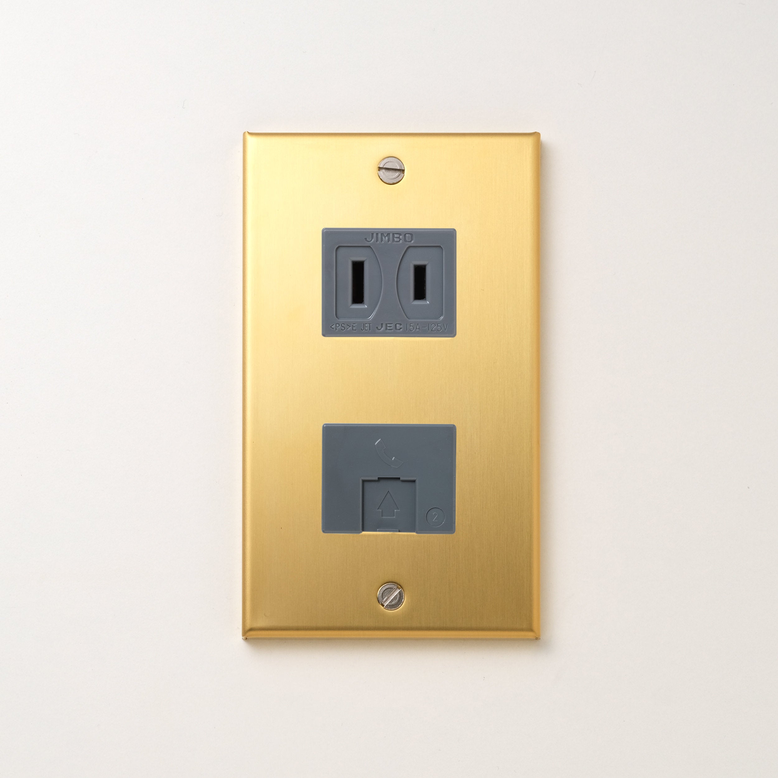 真鍮（素地） プレート<br>+ NK 埋込モジュラジャック6極2心 グレー <br>+ NK 埋込コンセント グレー