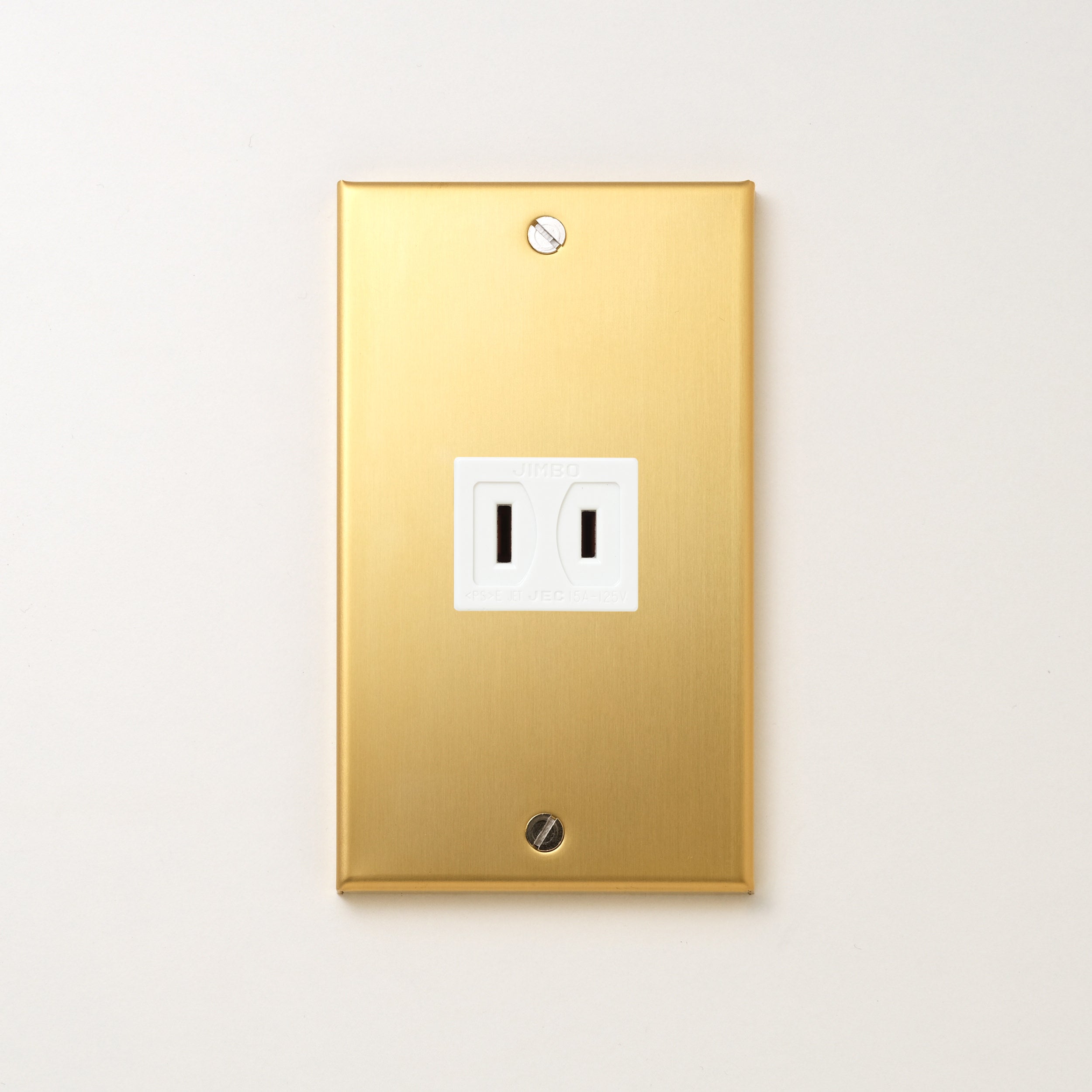 真鍮（素地） プレート１連１口用 <br>+ NKシリーズ　埋込コンセント　ホワイト