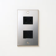 ステンレス（素地） プレート<br>+ NK 埋込モジュラジャック6極2心 ブラック <br>+ NK 埋込コンセント ブラック