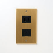 真鍮（ヘアライン） プレート<br>+ NK 埋込モジュラジャック6極2心 ブラック <br>+ NK 埋込コンセント ブラック