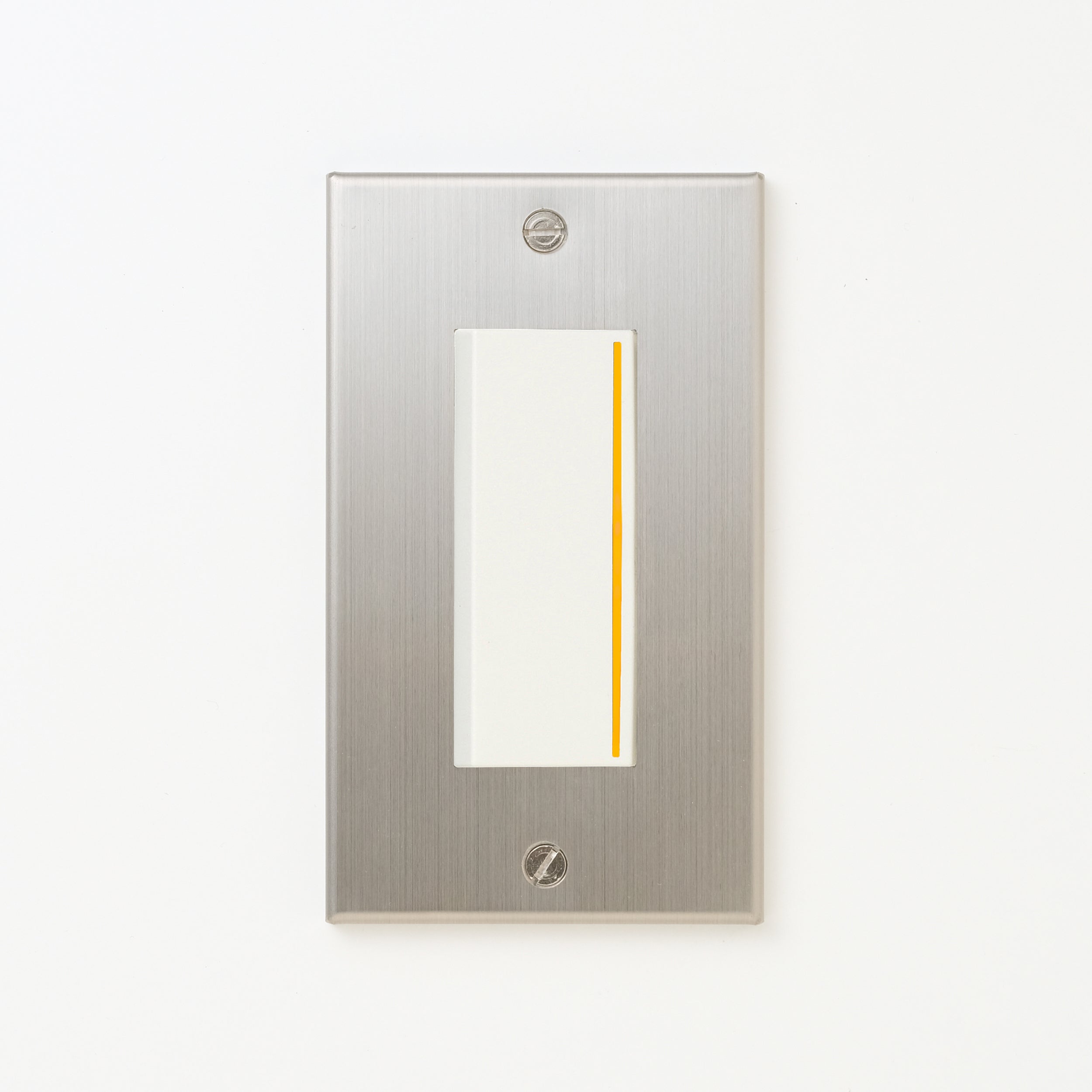 ステンレス（ヘアライン） プレート <br>+ NK 片切、3路チェックランプ（オレンジ）付スイッチシングル  ホワイト