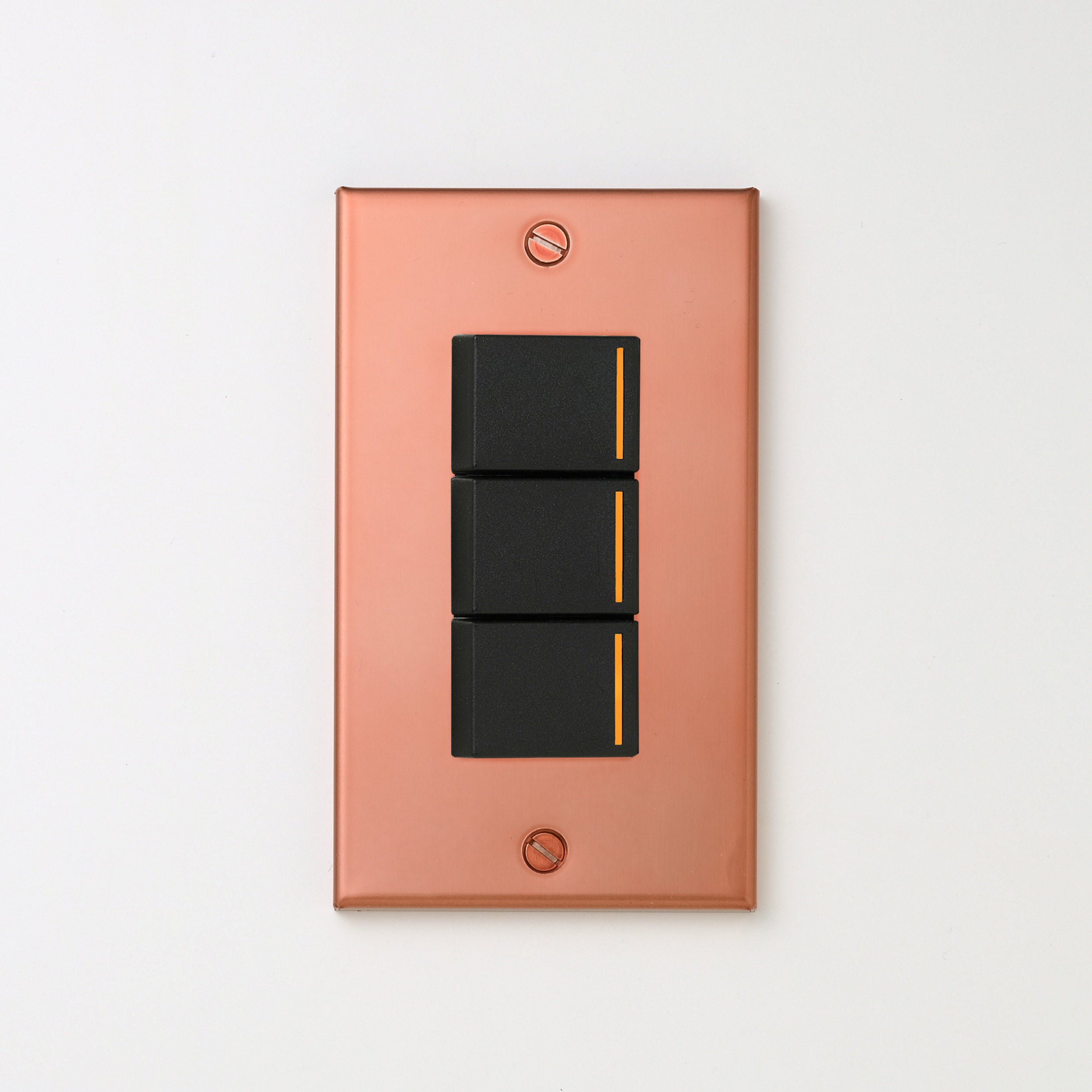 銅色（マット） プレート <br>+ NK 片切、3路チェックランプ（オレンジ）スイッチトリプル  ブラック