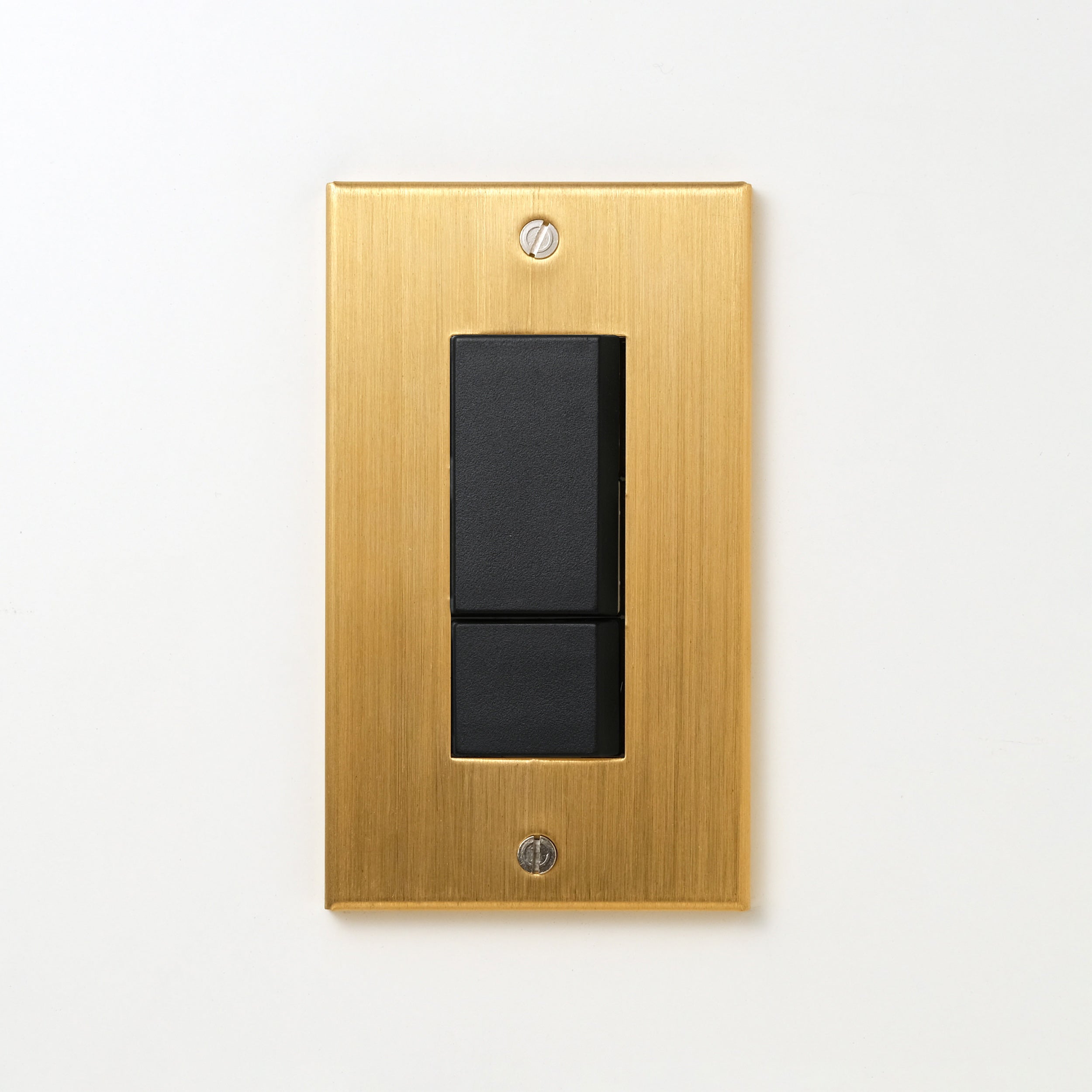 真鍮（ヘアライン） プレート <br>+ NK スイッチダブル ブラック