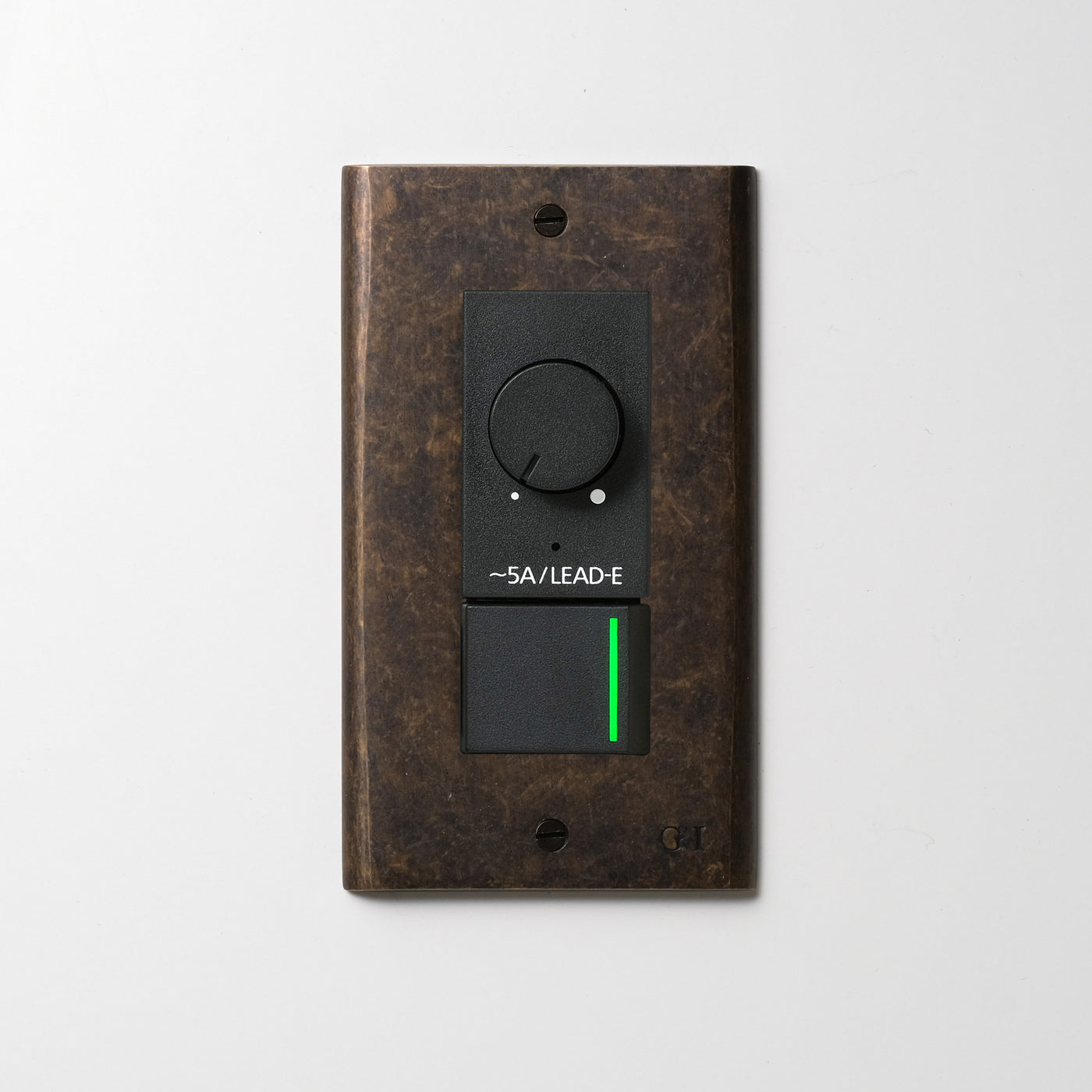 真鍮（エイジング）プレート <br>+ NK 正位相制御方式ライトコントロール＋片切、3路ガイドランプ（グリーン）スイッチ　 ブラック