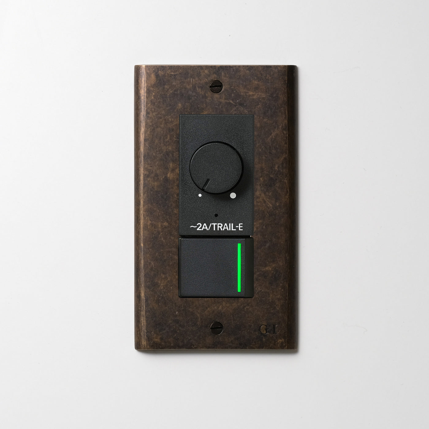 真鍮（エイジング）プレート <br>+ NK 逆位相制御方式ライトコントロール＋片切、3路ガイドランプ（グリーン）スイッチ　 ブラック