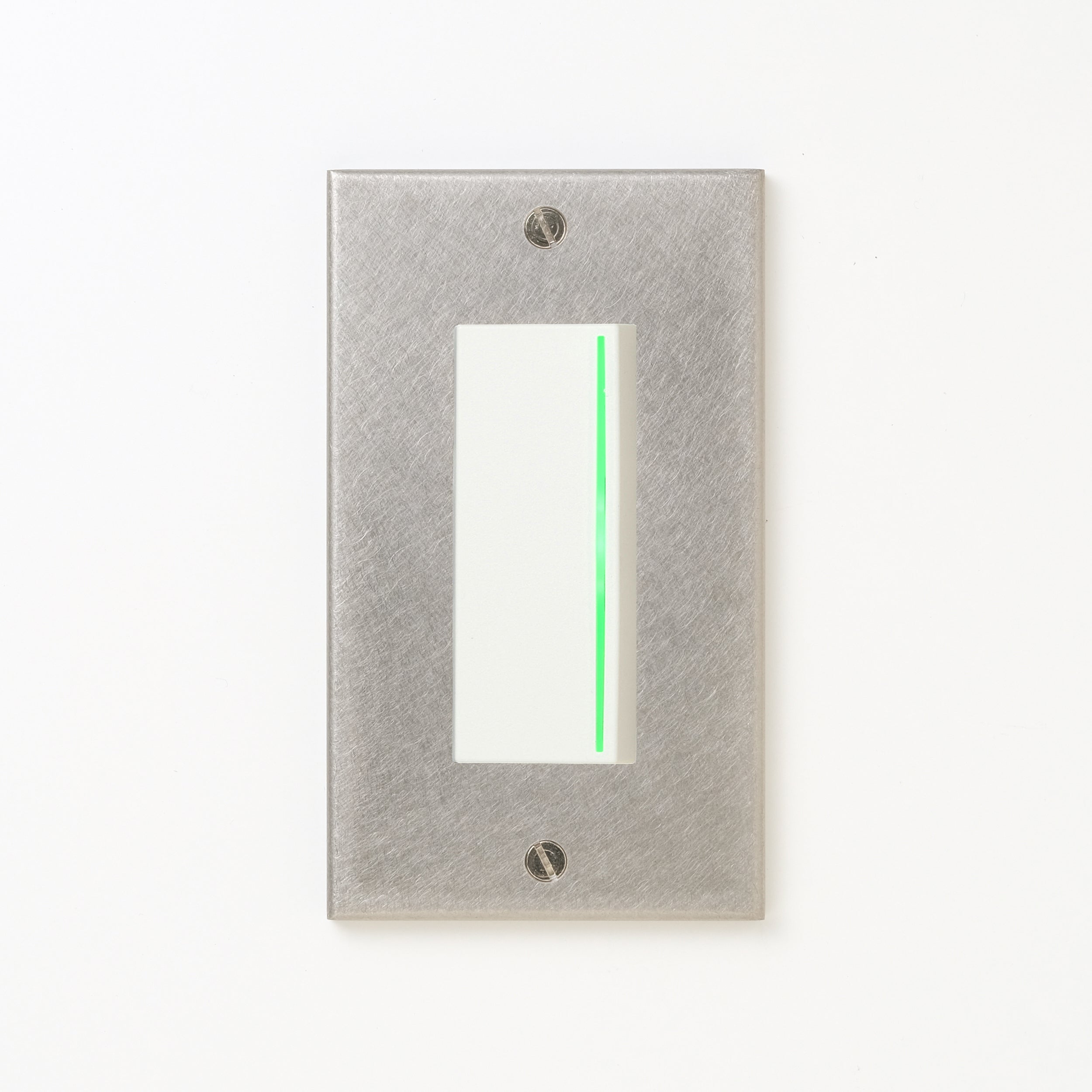 ステンレス（バイブレーション）プレート <br>+ NK 片切、3路ガイドランプ（グリーン）付スイッチシングル  ホワイト