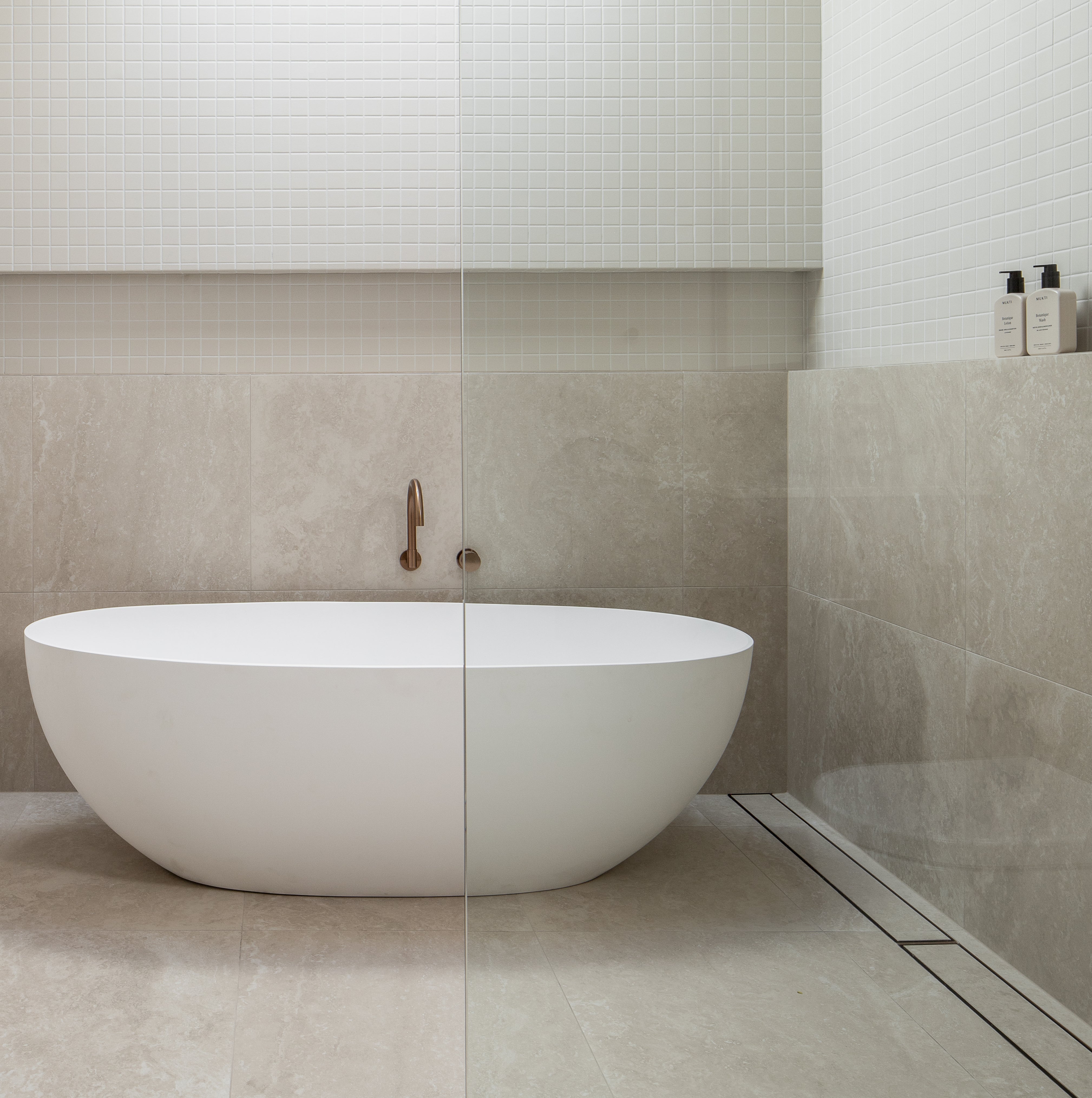 グースネックスイベル壁掛けバススパウト 銅