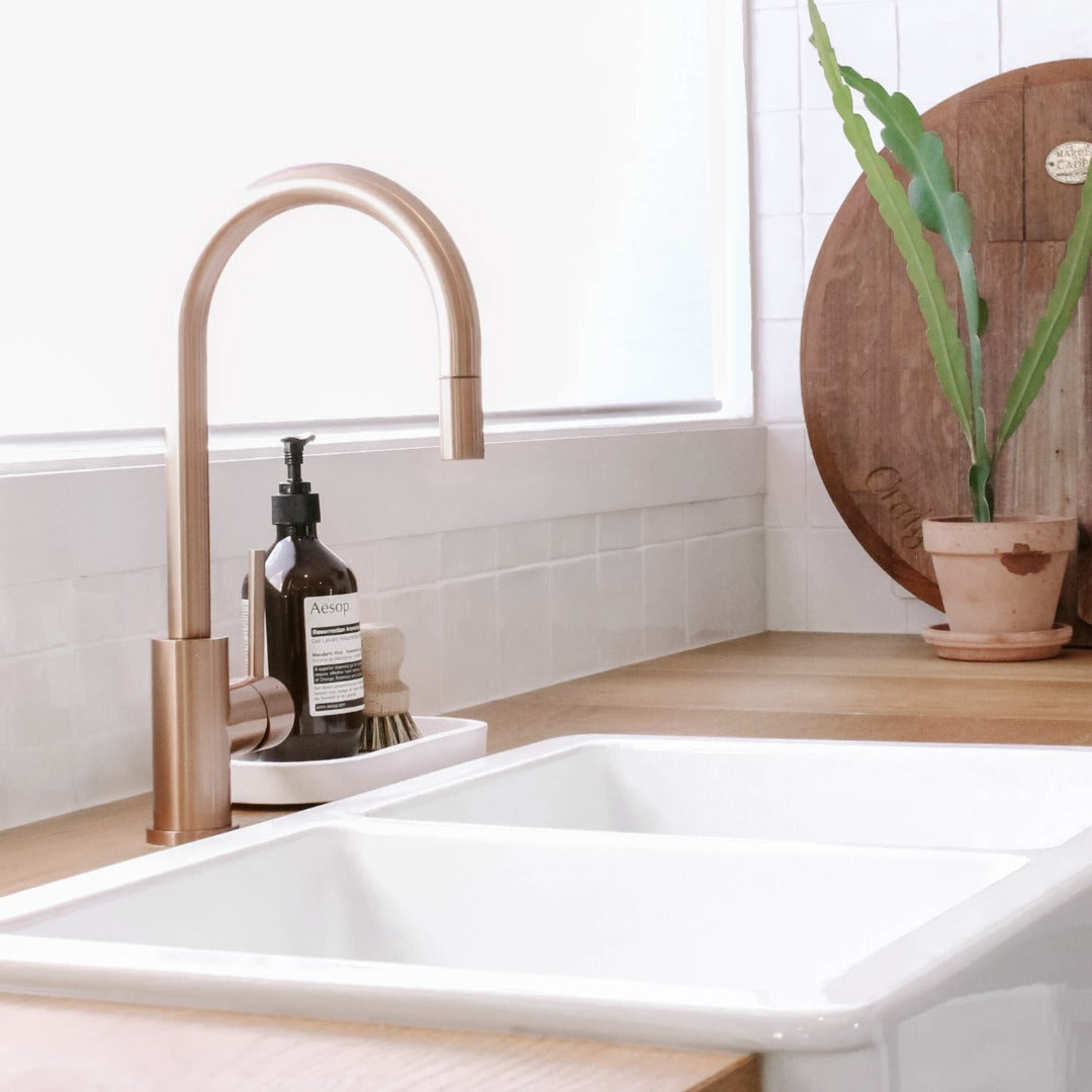 エリシアン・台付1穴 キッチン用混合水栓　ハンドシャワータイプ 銅