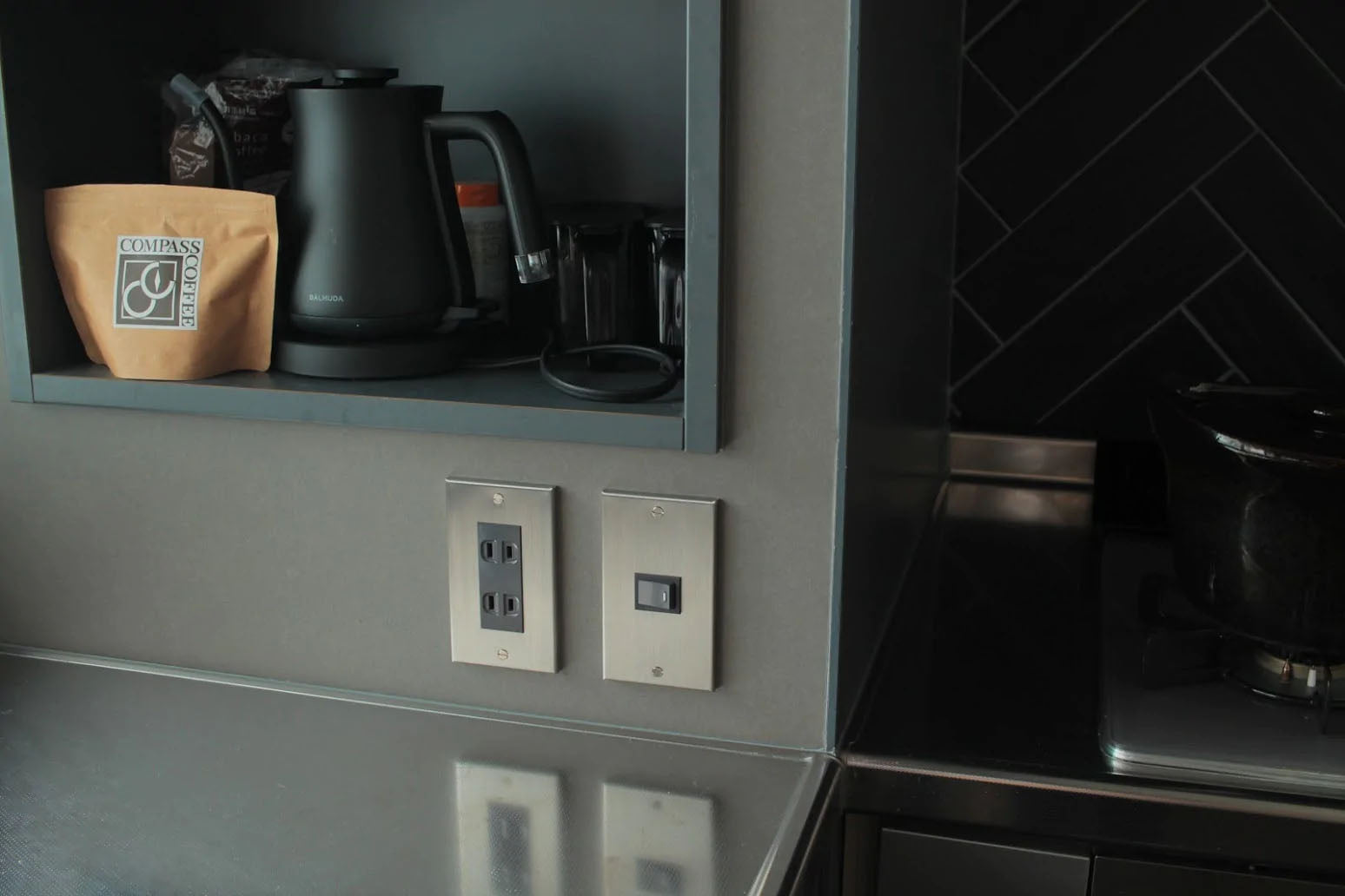 コンセンティック ステンレスヘアライン プレート１連３口用 