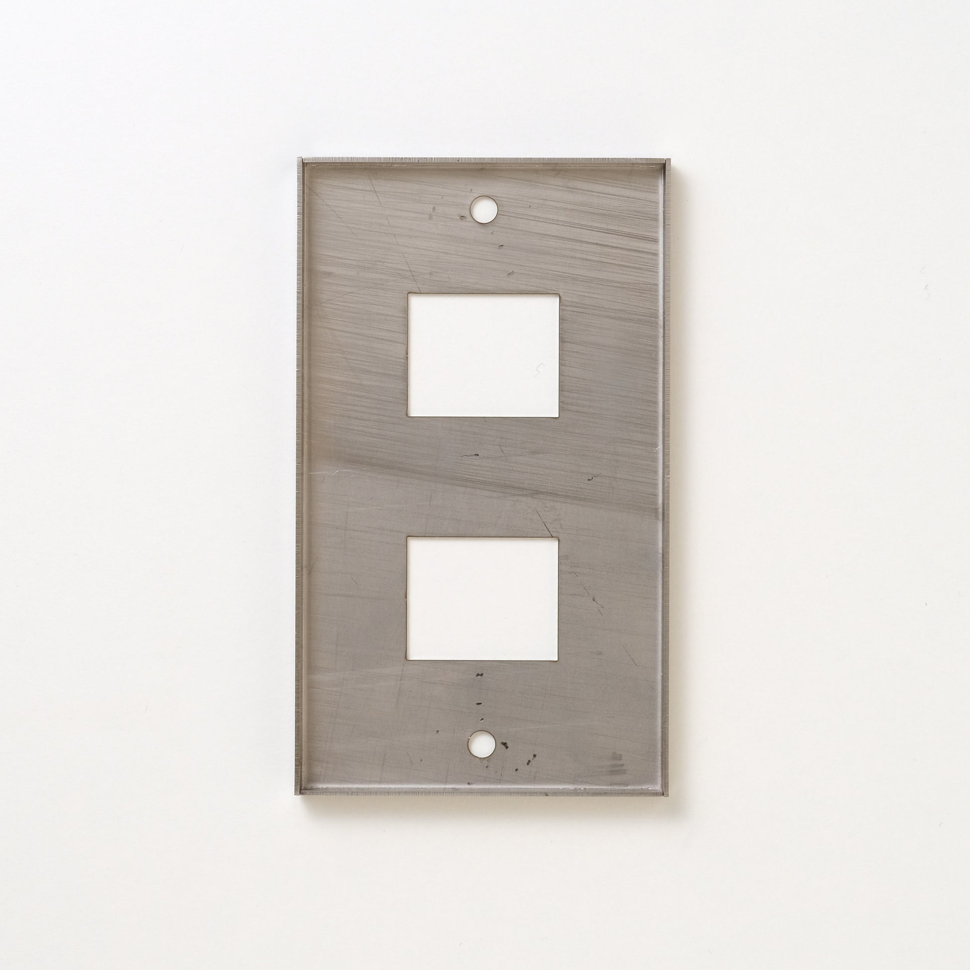 コンセンティック ステンレスヘアライン プレート１連２口用 