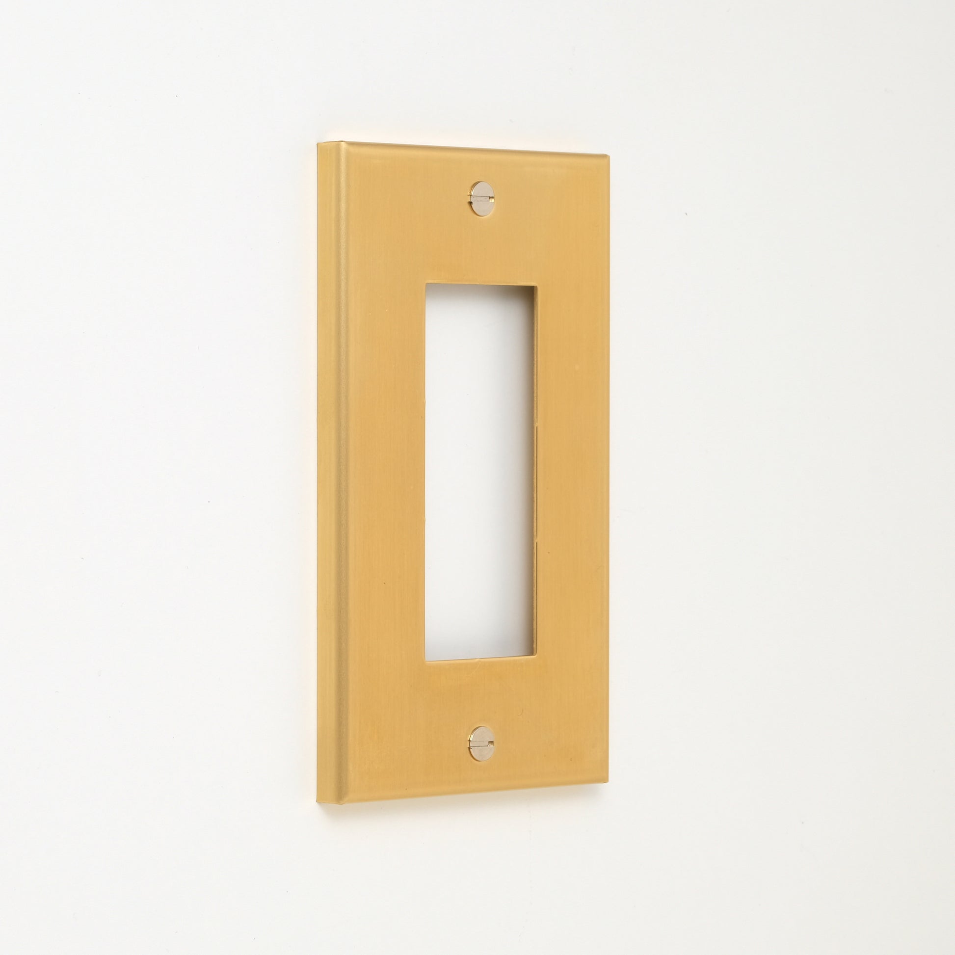 コンセンティック 真鍮素地 プレート１連３口用 