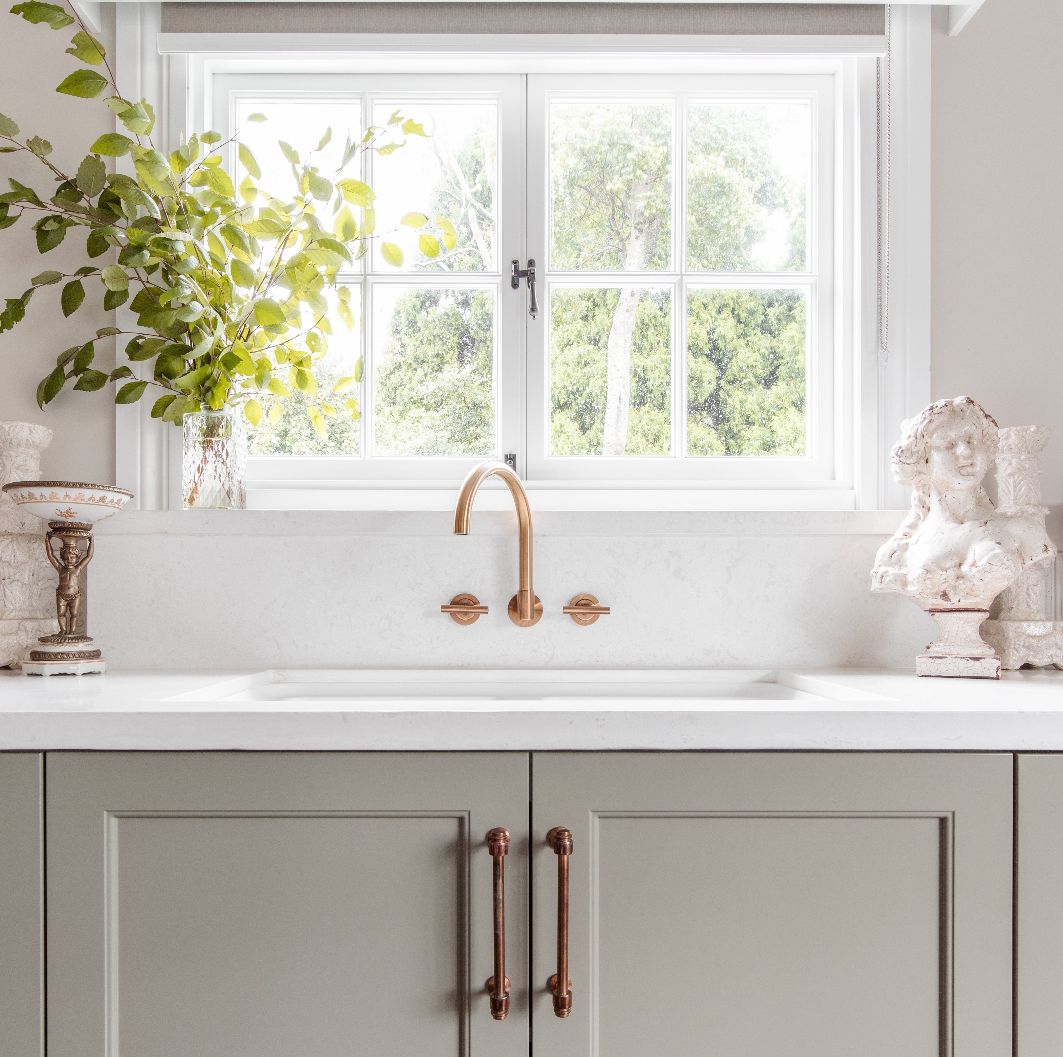 グースネックスイベル壁掛けバススパウト 銅