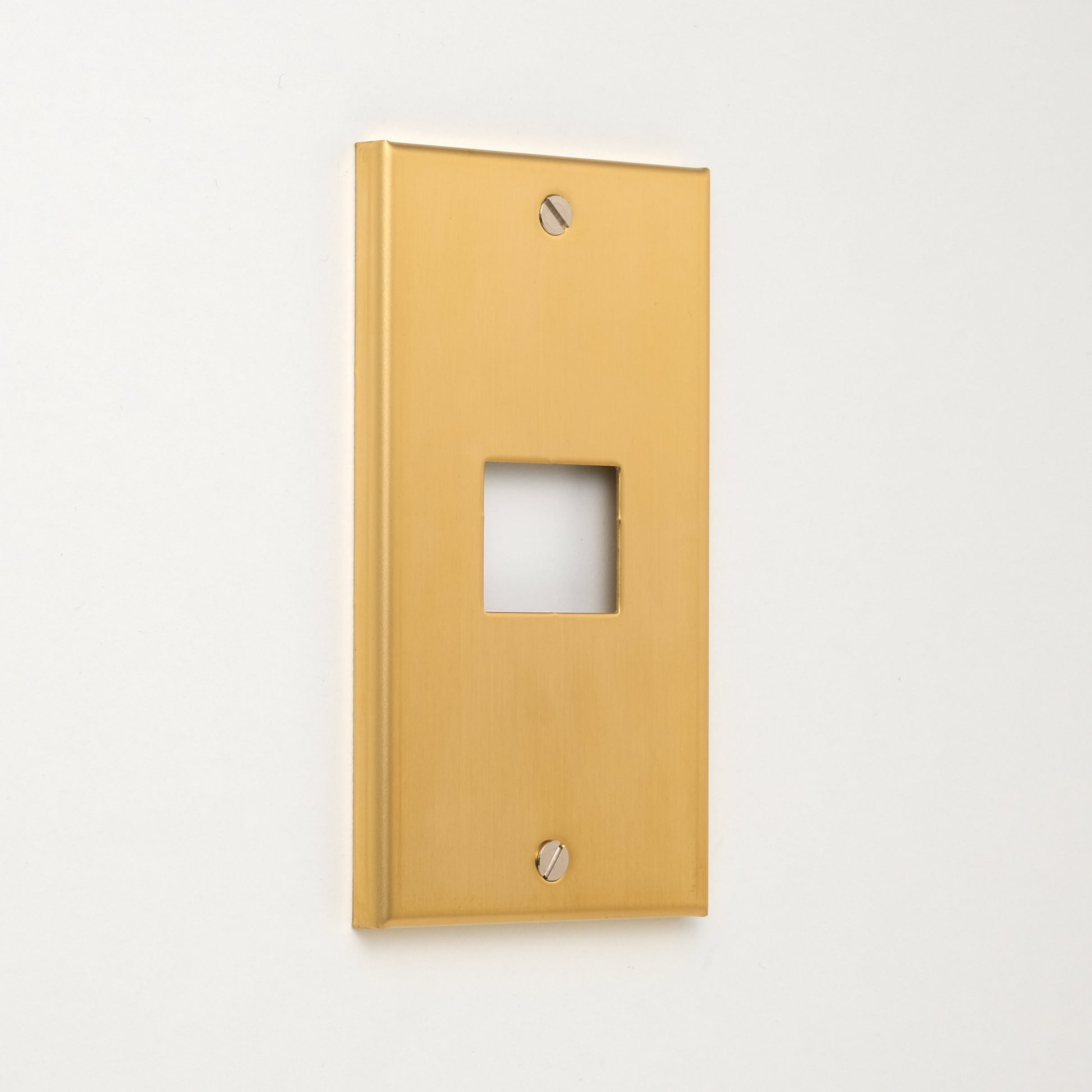 コンセンティック 真鍮素地 プレート１連１口用 