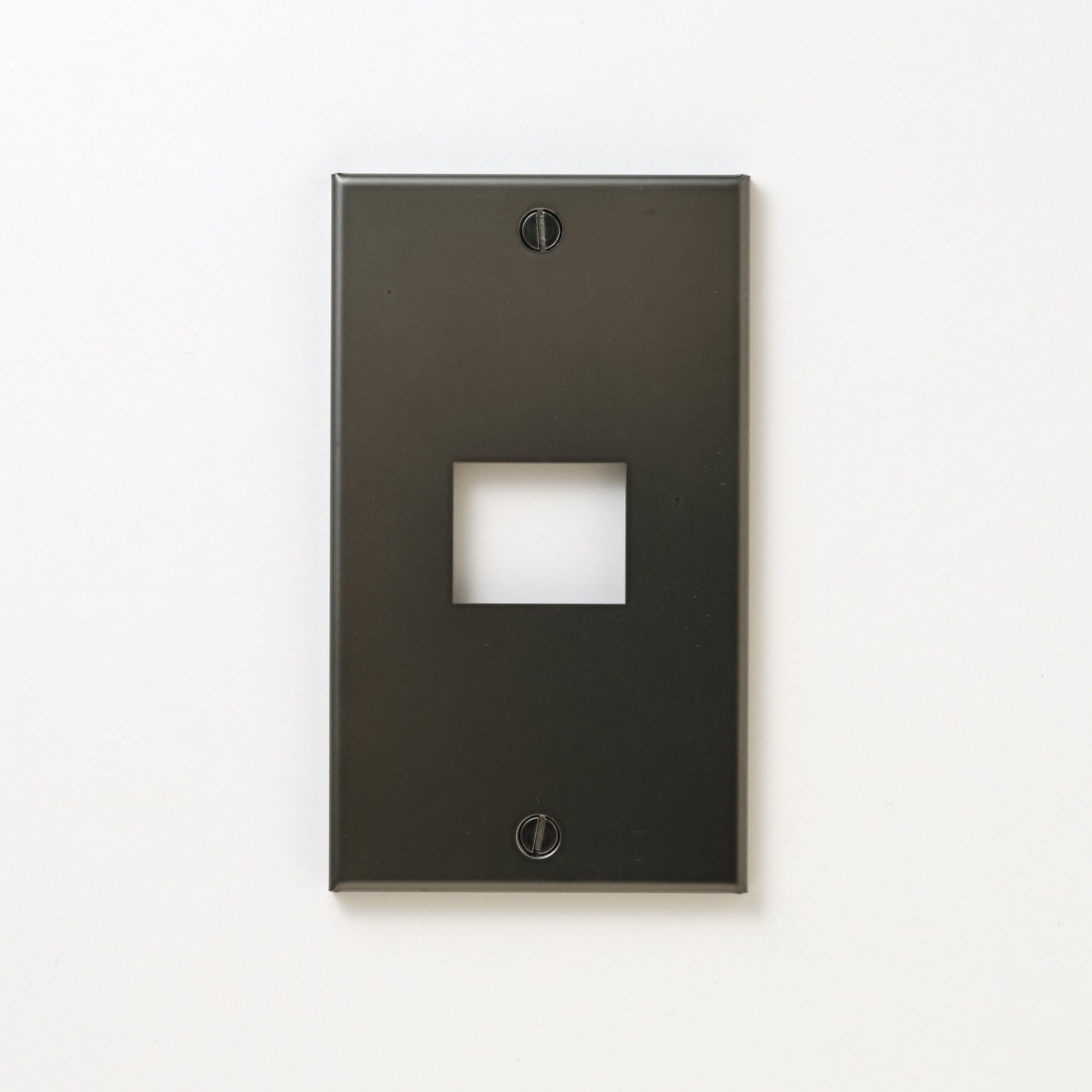 コンセンティック マットブラック プレート１連１口用 