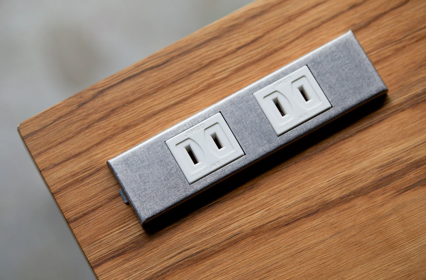 コンセンティック ステンレスバイブレーション 家具用プレート２口用 