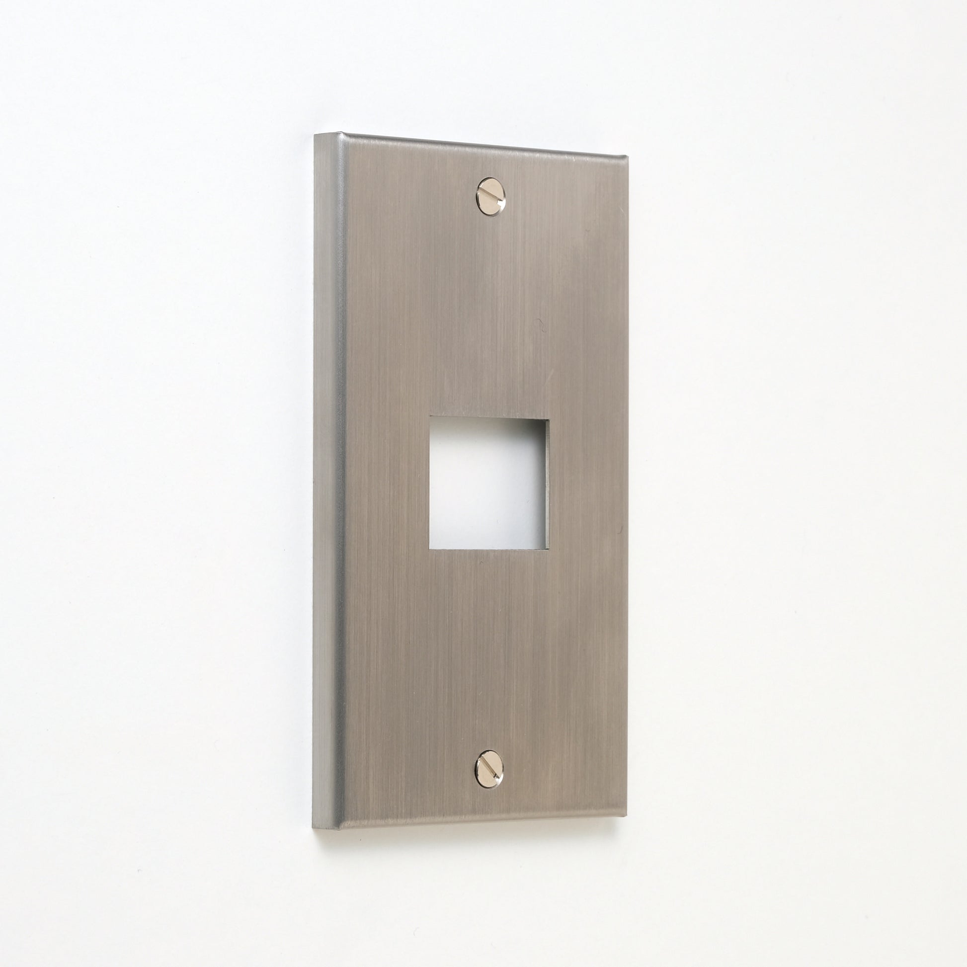 コンセンティック ステンレスヘアライン プレート１連１口用 