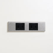 ステンレス（バイブレーション）家具用プレート<br>+ NK 埋込コンセント ブラック ×２