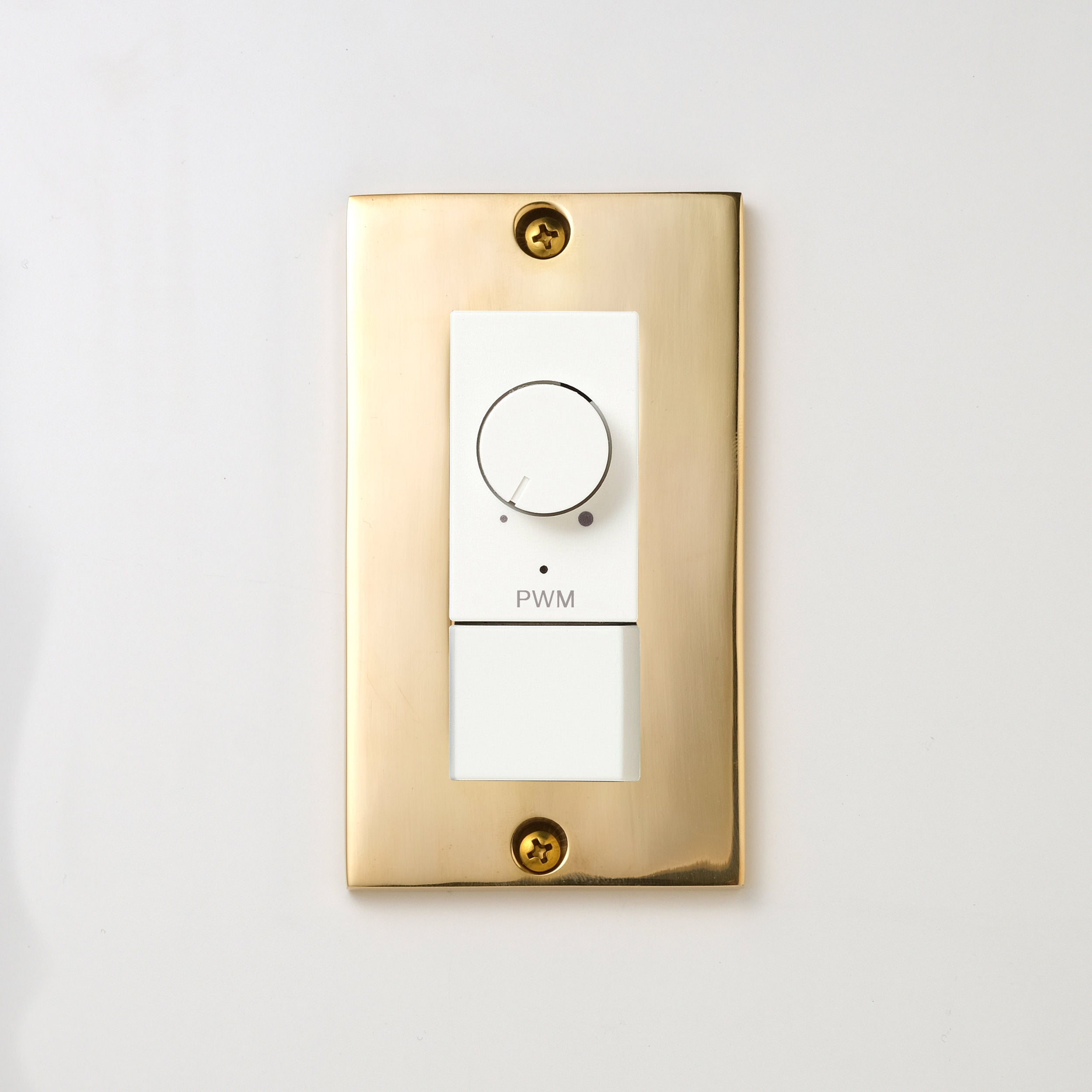 真鍮砂型鋳造（磨き）プレート <br>+ NK PWM制御方式(1ch)ライトコントロール＋片切、3路スイッチ　 ホワイト