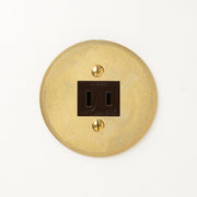 真鍮鋳造プレート（鋳肌） 半連１口用 丸 <br>+ NK 埋込コンセント チョコ