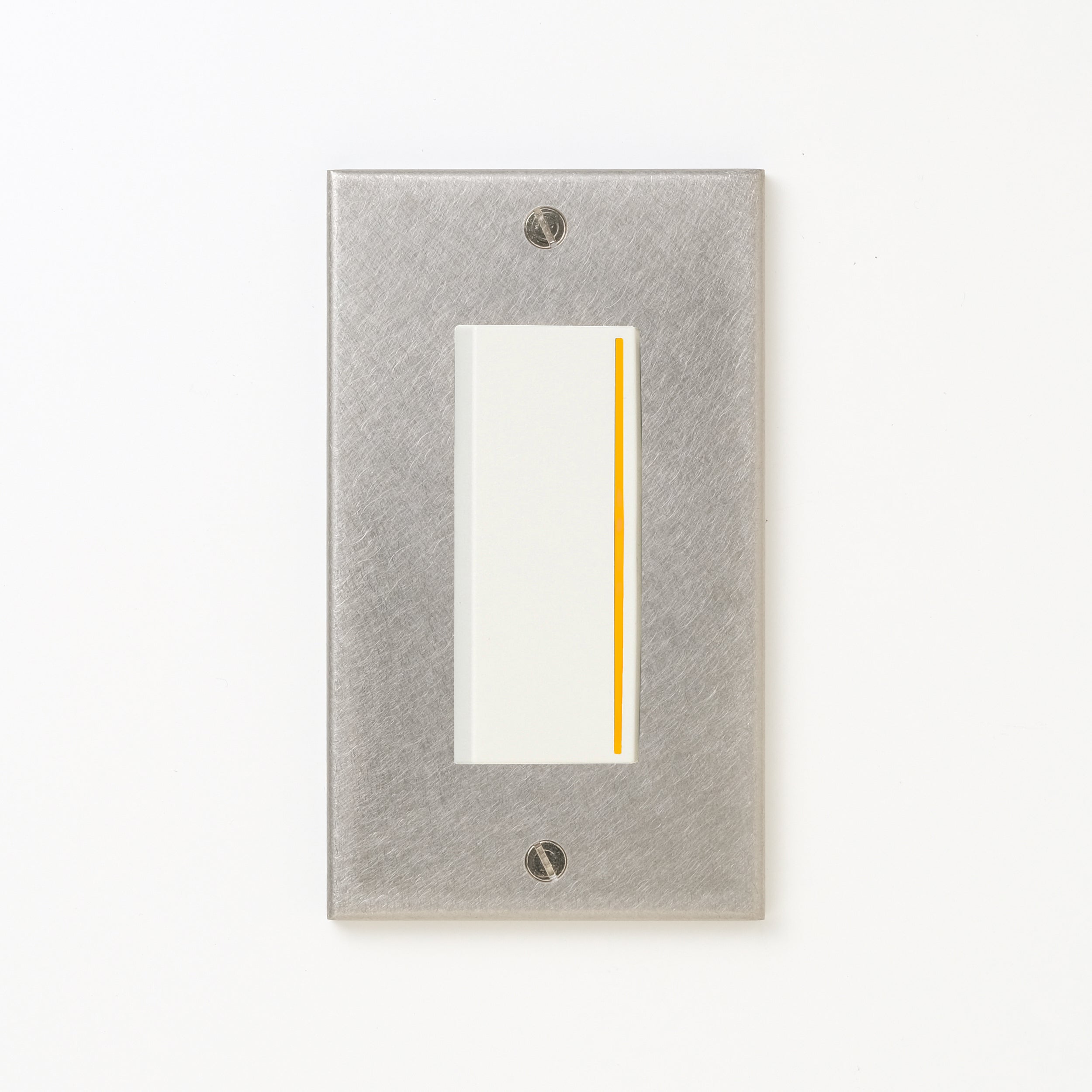 ステンレス（バイブレーション）プレート <br>+ NK 片切、3路チェックランプ（オレンジ）付スイッチシングル  ホワイト