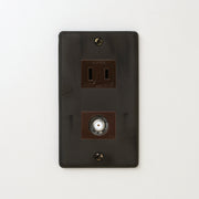 ステンレス（黒染）プレート<br>+ NK 新4K8K衛星放送対応 埋込小型高シールドテレビ端子 チョコ <br>+ NK 埋込コンセント チョコ