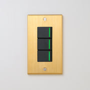 真鍮（ヘアライン） プレート <br>+ NK 片切、3路ガイドランプ（グリーン）スイッチトリプル  ブラック