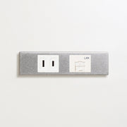 ステンレス（バイブレーション）家具用プレート<br>+ NK 埋込コンセント ホワイト <br>+ NK 埋込モジュラジャック8極8心 ホワイト