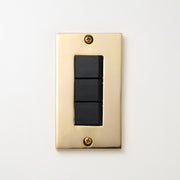 真鍮砂型鋳造（磨き）プレート <br>+ NK スイッチトリプル ブラック