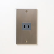 ステンレス（ヘアライン） プレート<br>+ NK 埋込コンセント グレー