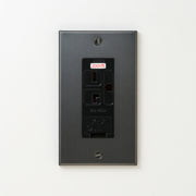 ステンレス（マットブラック）プレート <br>+ NK 埋込アースターミナル付接地15A、20Aコンセント 250V　ブラック