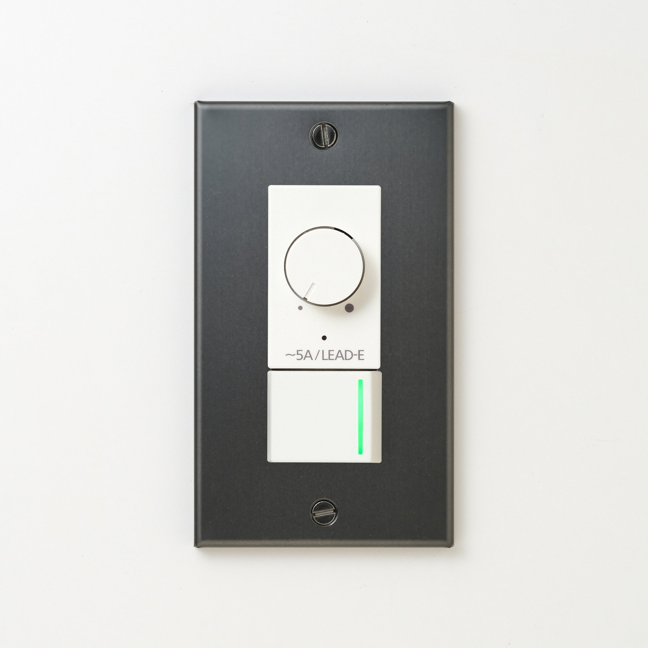 ステンレス（マットブラック）プレート <br>+ NK 正位相制御方式ライトコントロール＋片切、3路ガイドランプ（グリーン）スイッチ　 ホワイト