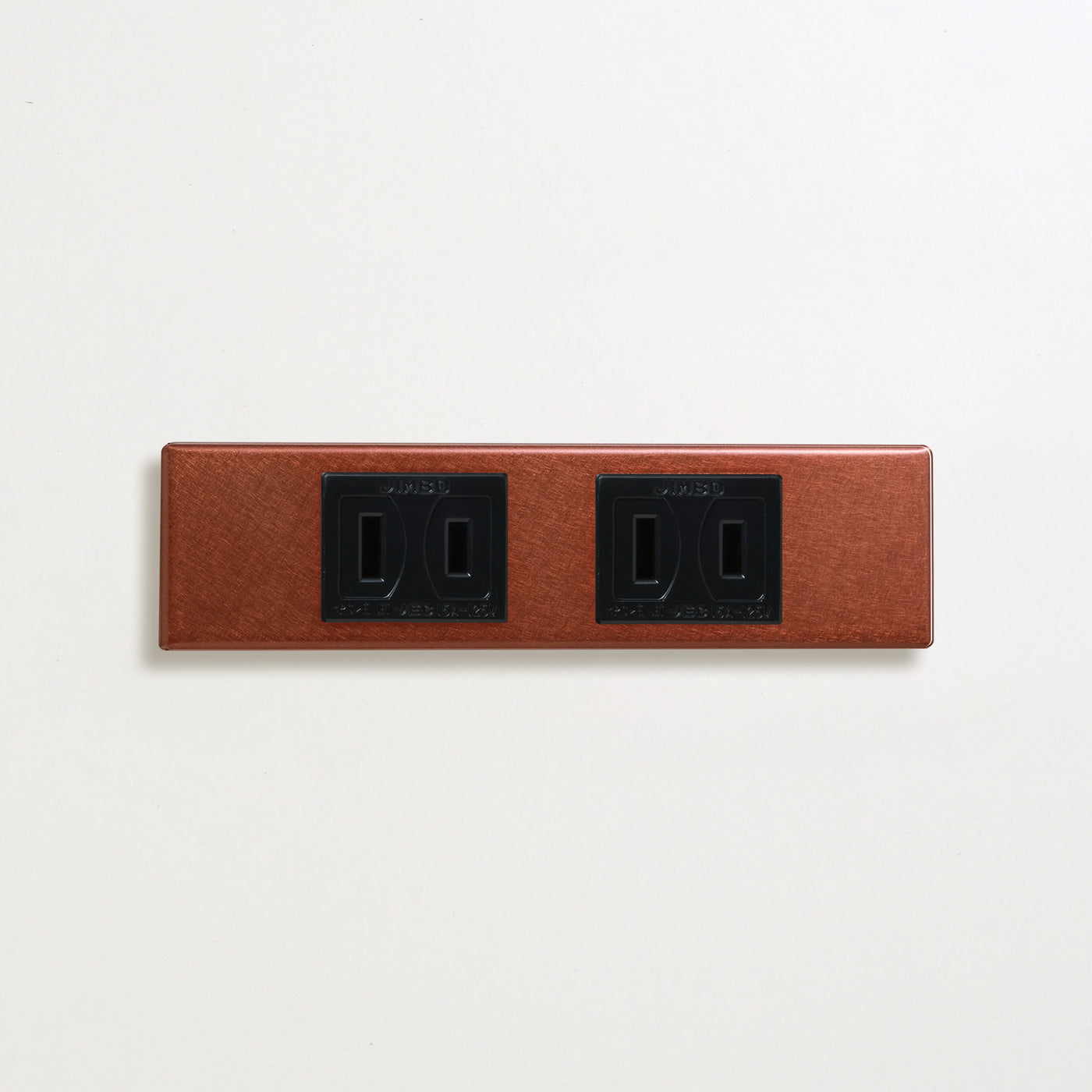 銅色（磨き） 家具用プレート<br>+ NK 埋込コンセント ブラック ×２