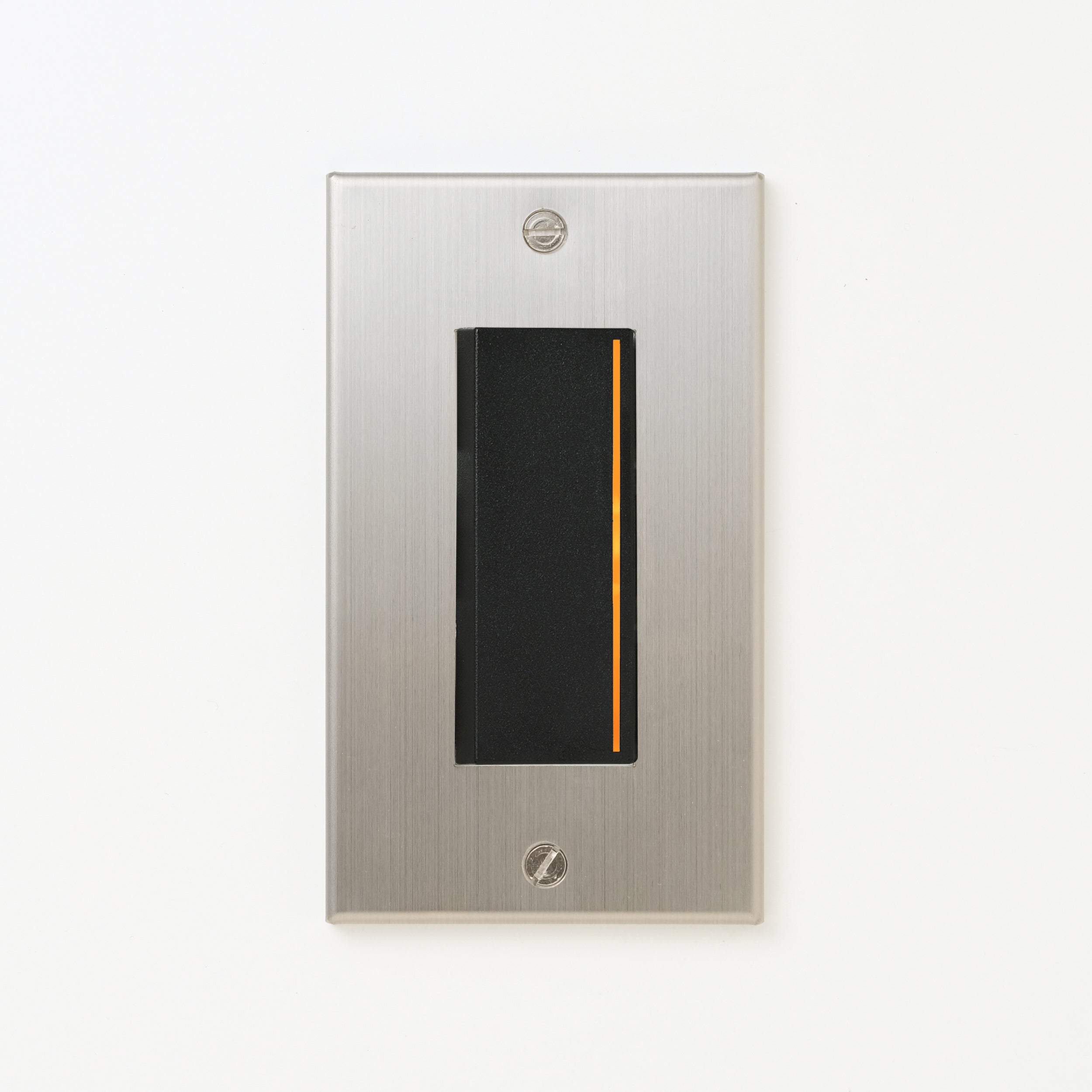 ステンレス（ヘアライン） プレート <br>+ NK 片切、3路チェックランプ（オレンジ）付スイッチシングル  ブラック