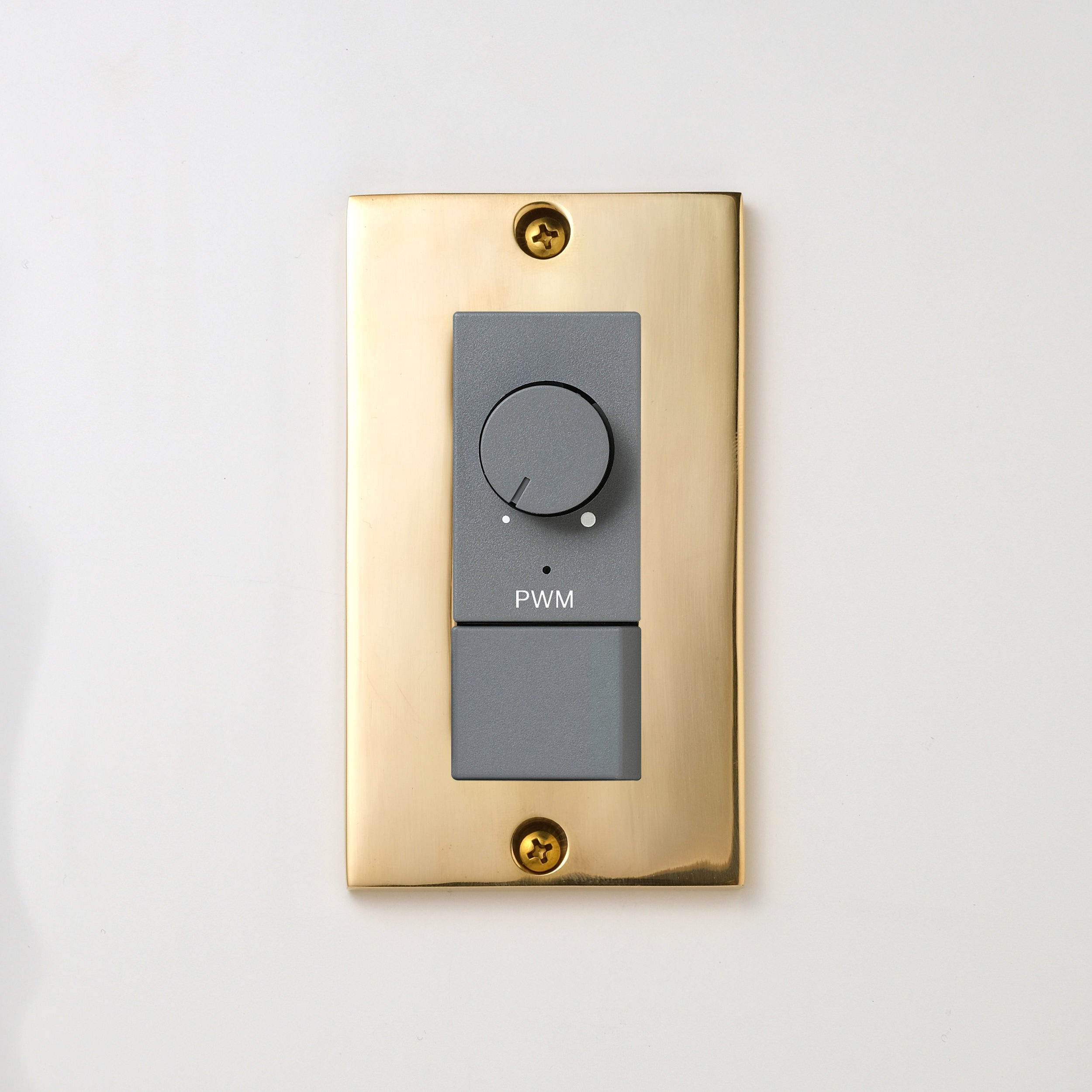 真鍮砂型鋳造（磨き）プレート <br>+ NK PWM制御方式(1ch)ライトコントロール＋片切、3路スイッチ　 グレー