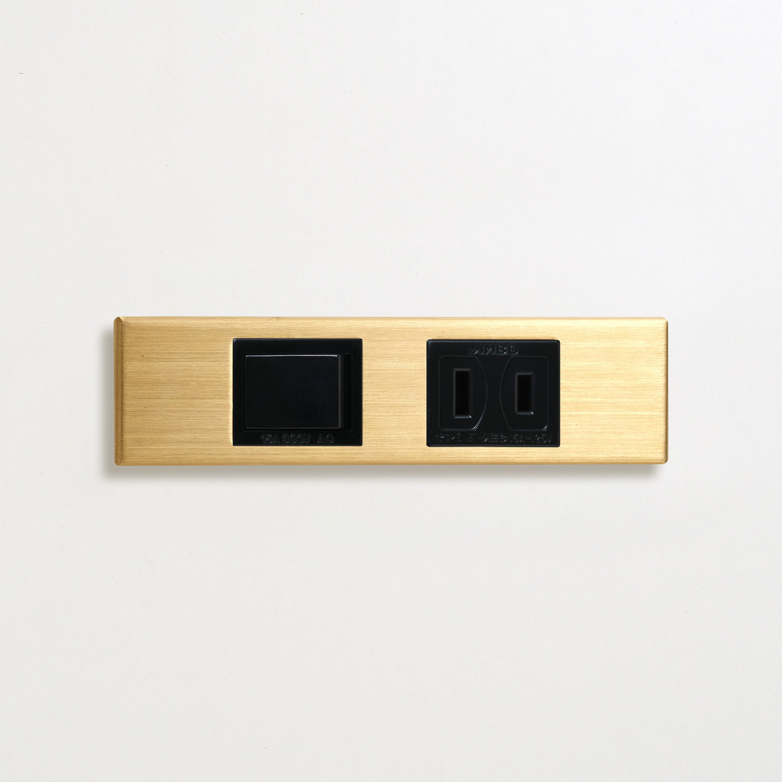 真鍮（ヘアライン） プレート 家具用プレート<br>+ パナソニック 埋込スイッチ シングル ブラック <br>+ NK 埋込コンセント ブラック