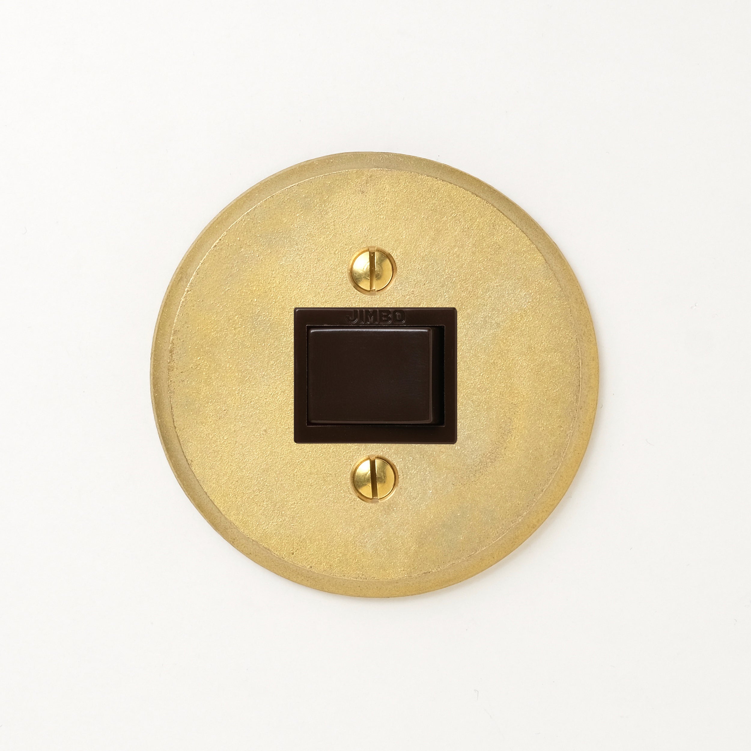 真鍮鋳造プレート（鋳肌） 半連１口用 丸 <br>+ NK対応 埋込スイッチ シングル チョコ