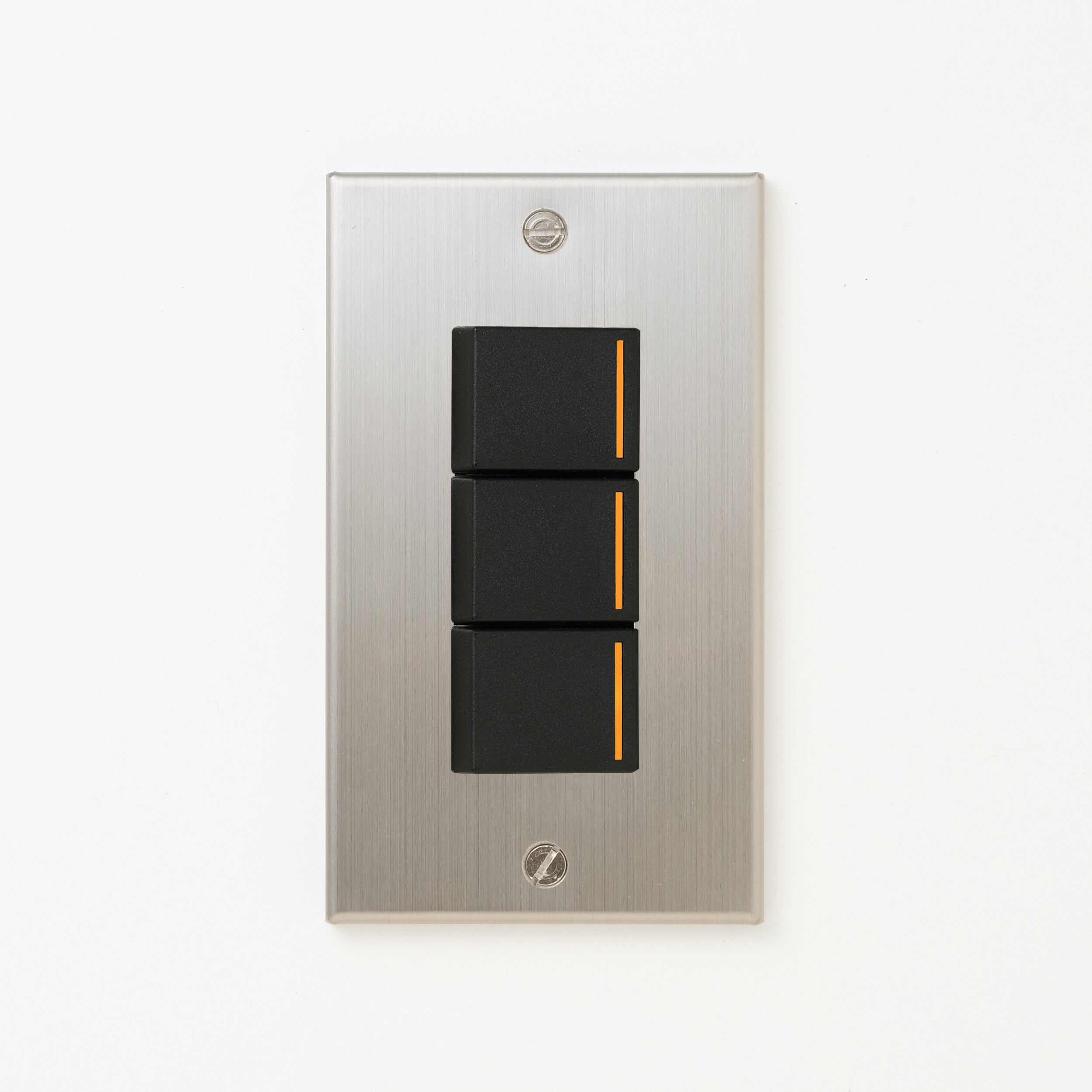 ステンレス（ヘアライン） プレート <br>+ NK 片切、3路チェックランプ（オレンジ）スイッチトリプル  ブラック