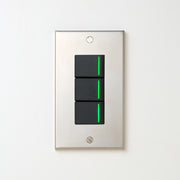 ステンレス素地 プレート <br>+ NK 片切、3路ガイドランプ（グリーン）スイッチトリプル  ブラック