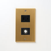 真鍮（ヘアライン） プレート<br>+ NK 新4K8K衛星放送対応 埋込小型高シールドテレビ端子 ブラック <br>+ NK 埋込コンセント ブラック