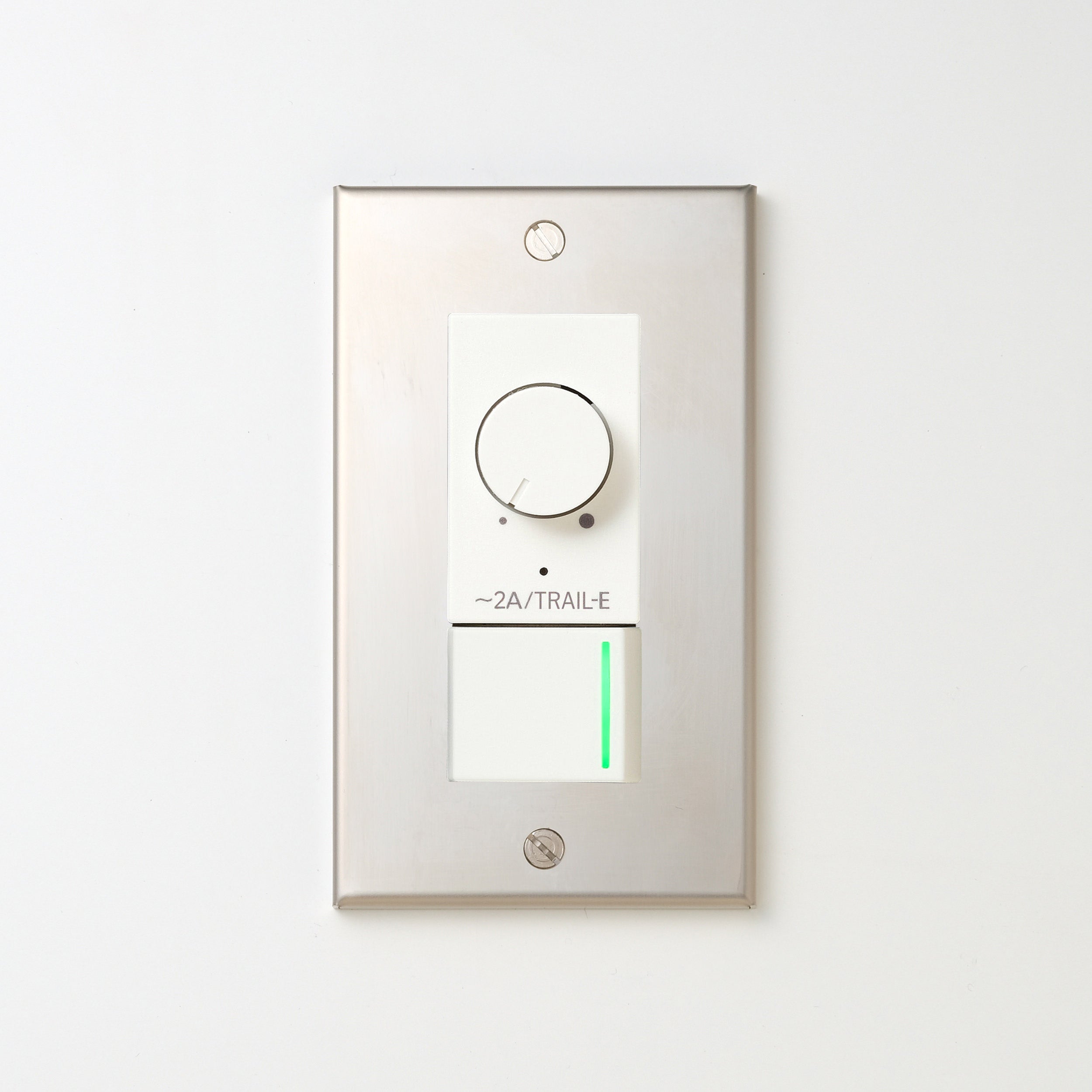 ステンレス素地 プレート <br>+ NK 逆位相制御方式ライトコントロール＋片切、3路ガイドランプ（グリーン）スイッチ　 ホワイト